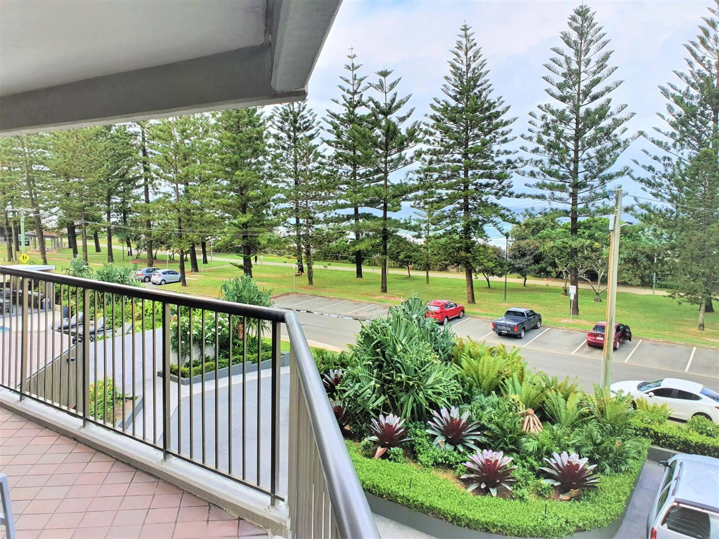 Garden in Burleigh Esplanade Apartments