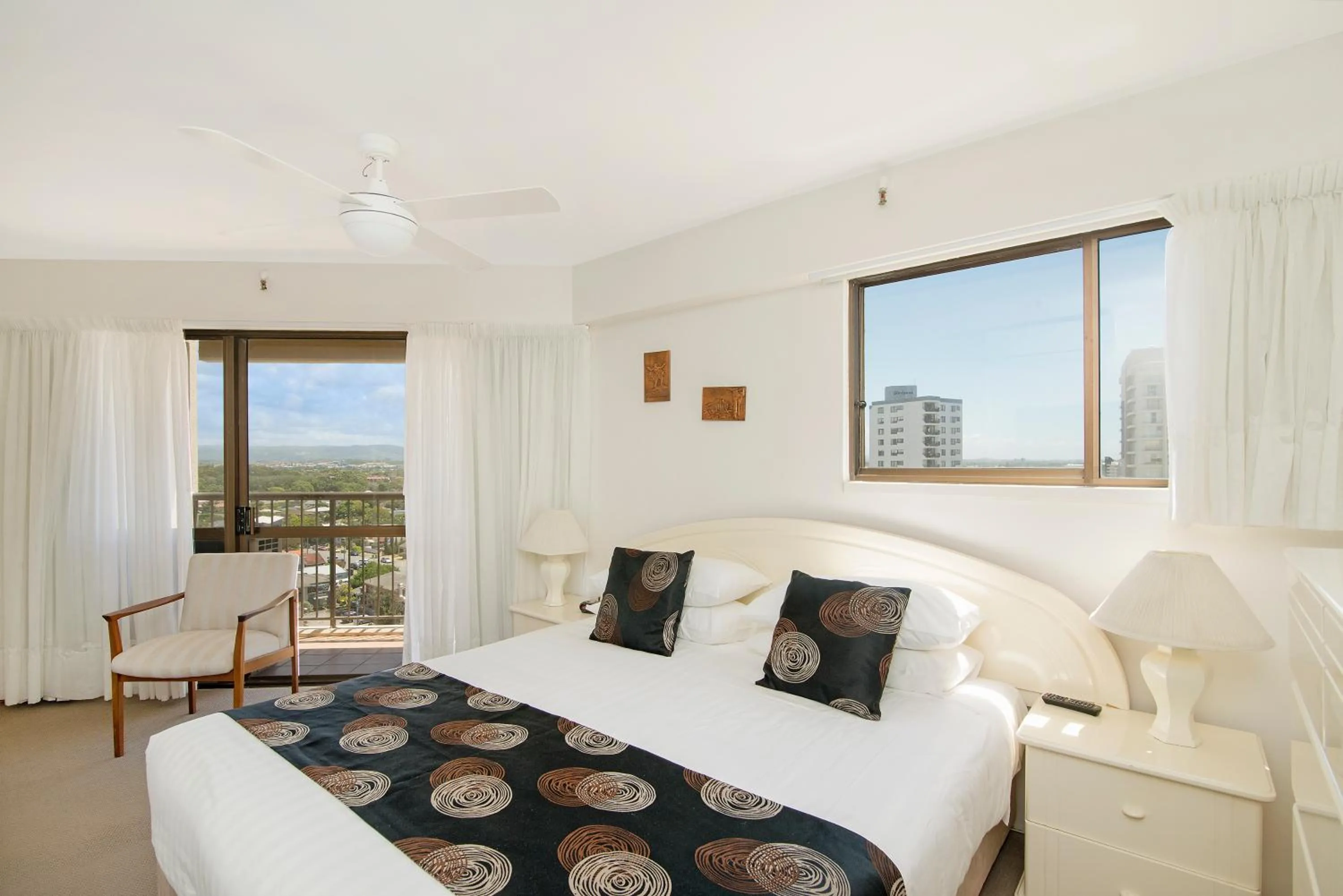 Balcony/Terrace, Bed in Burleigh Esplanade Apartments