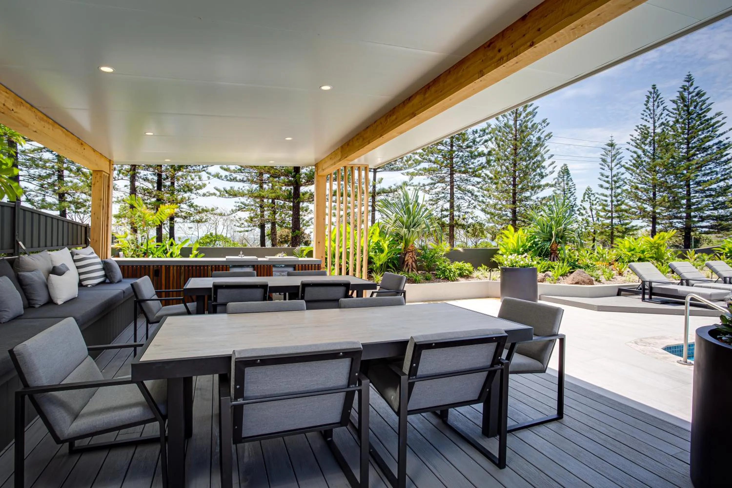BBQ facilities in Burleigh Esplanade Apartments