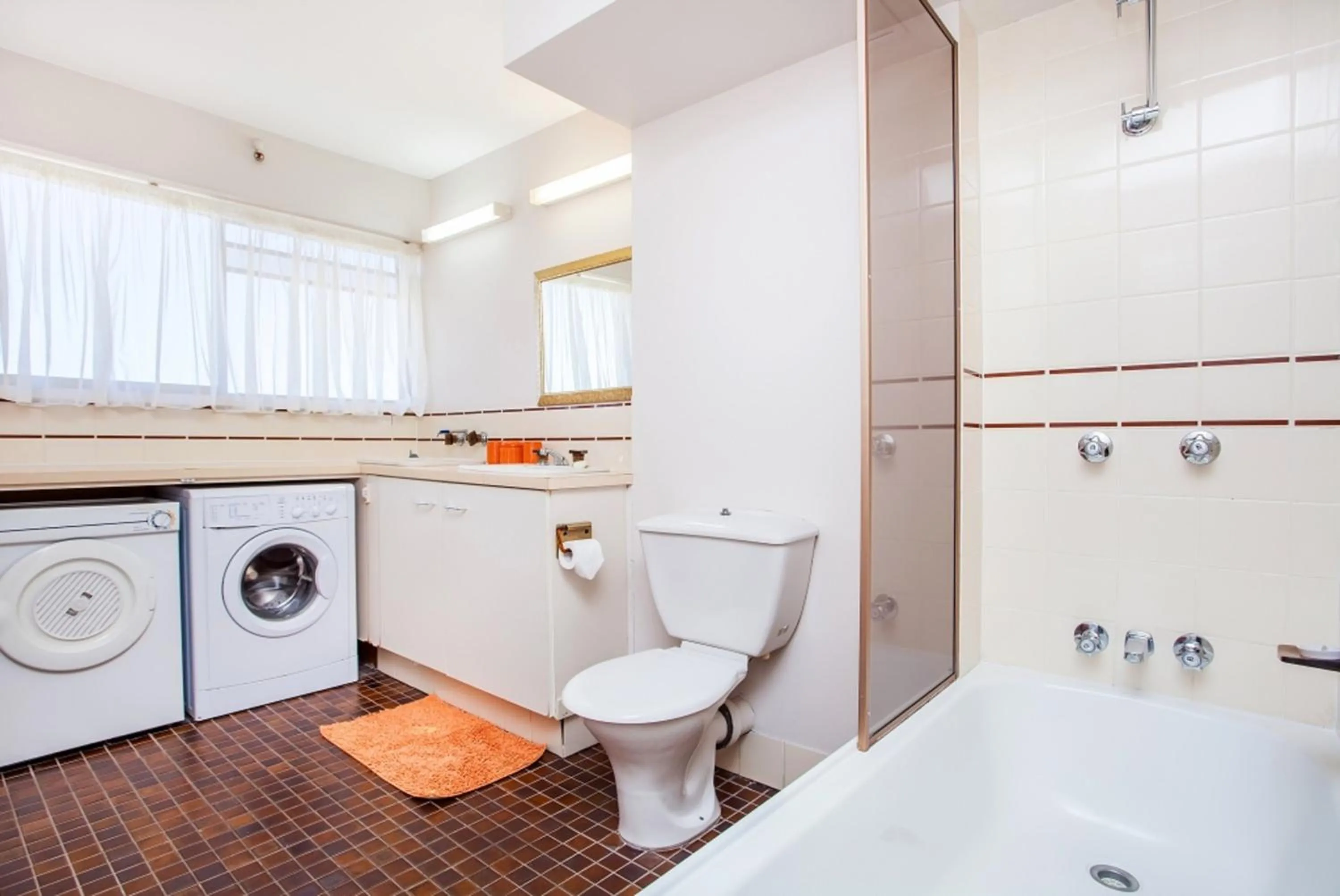 Bathroom in Burleigh Esplanade Apartments