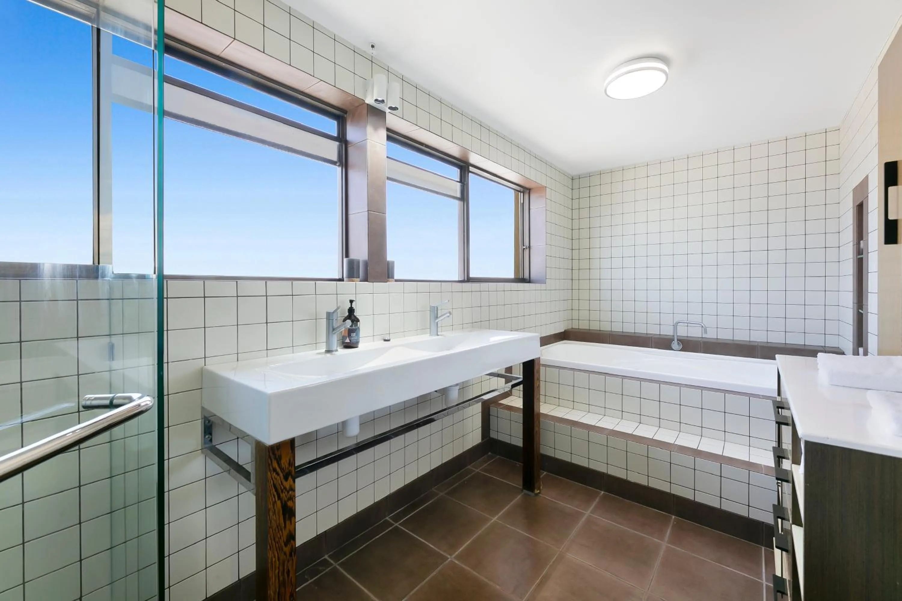 Shower in Burleigh Esplanade Apartments
