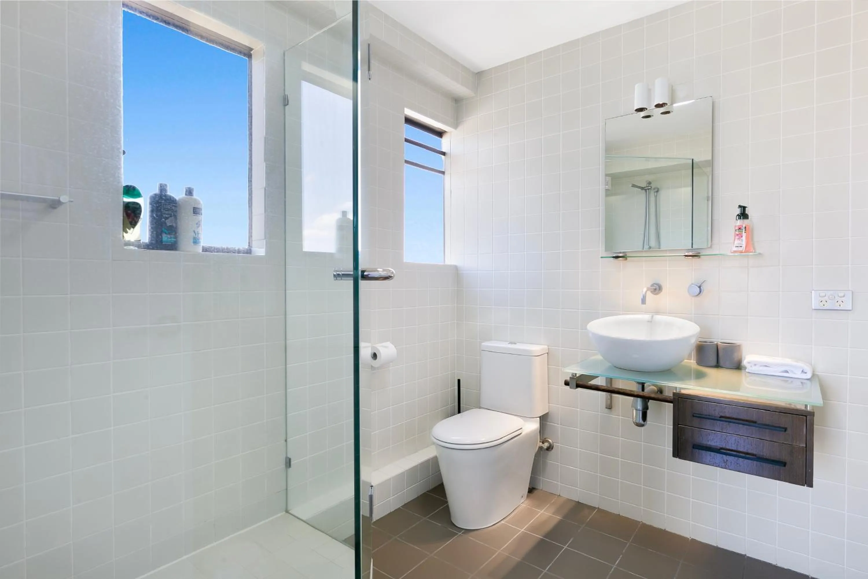 Shower in Burleigh Esplanade Apartments