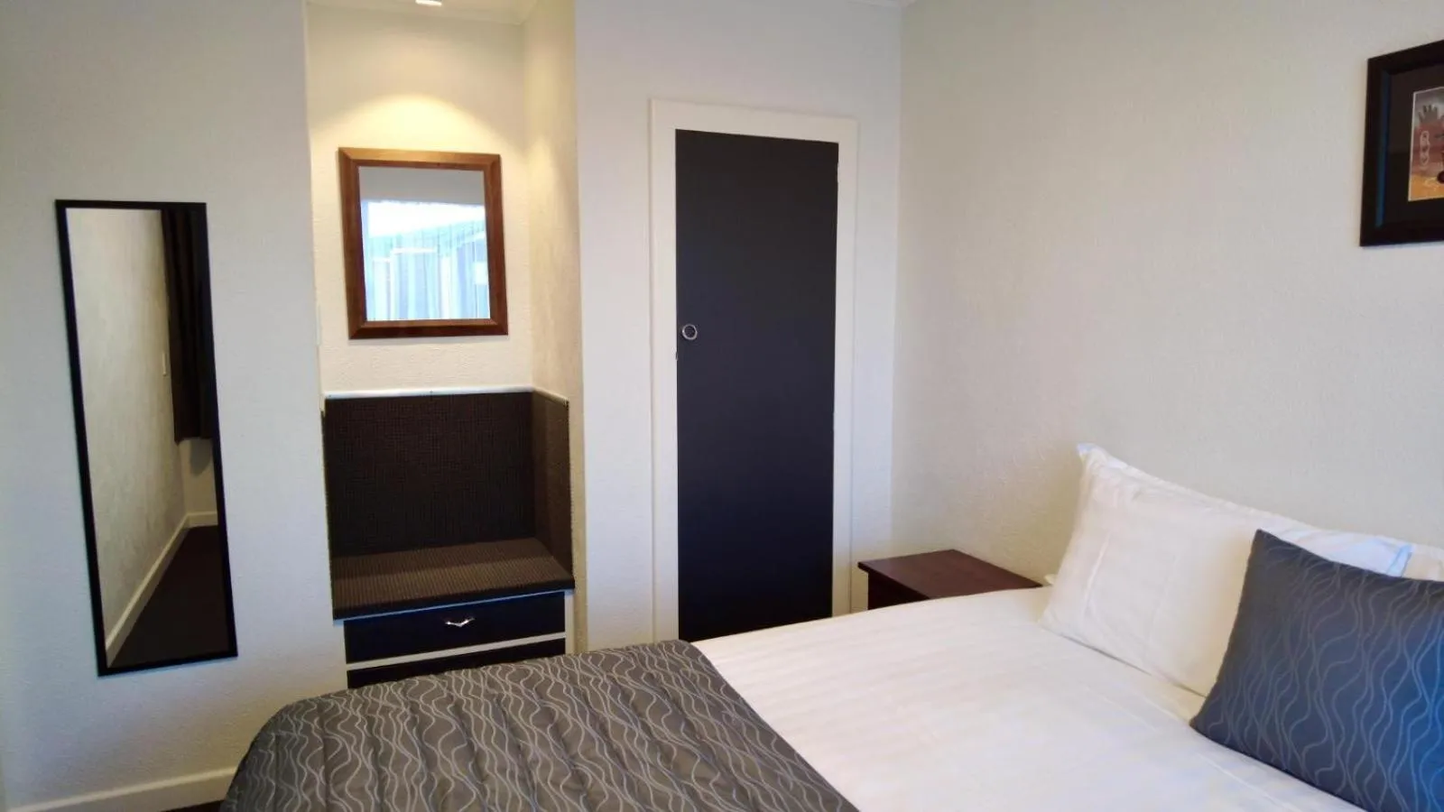 Bedroom, Bed in 554 Moana Court Motel