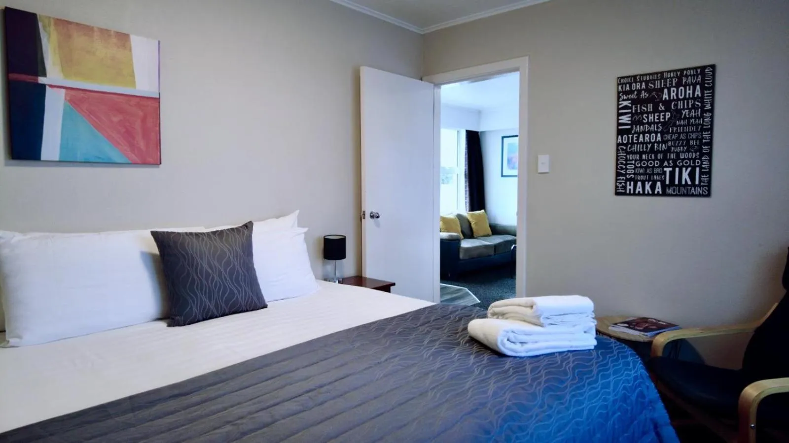 Bedroom, Bed in 554 Moana Court Motel