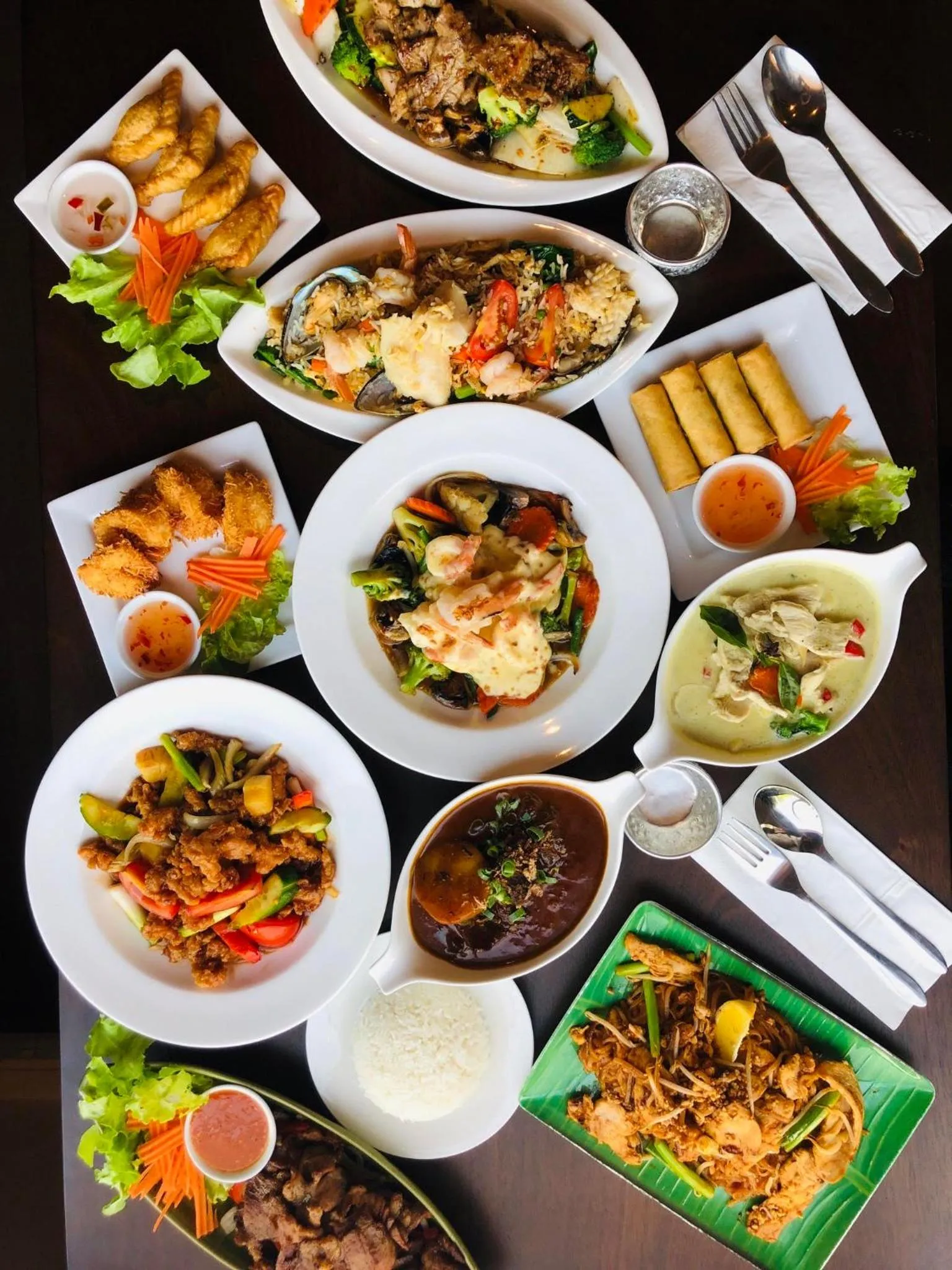 Restaurant/places to eat in The Q Motel Rockhampton