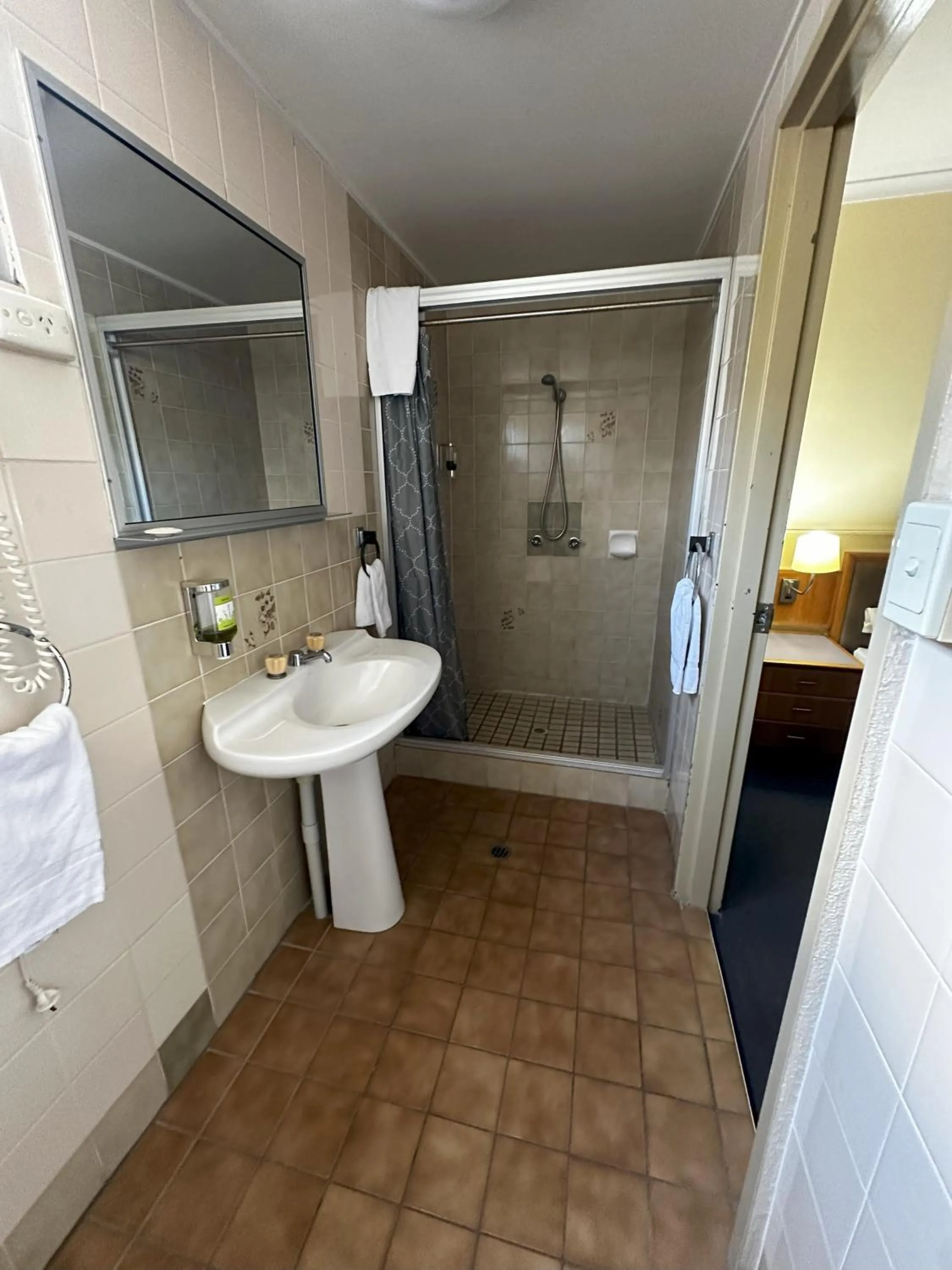 Shower in The Q Motel Rockhampton