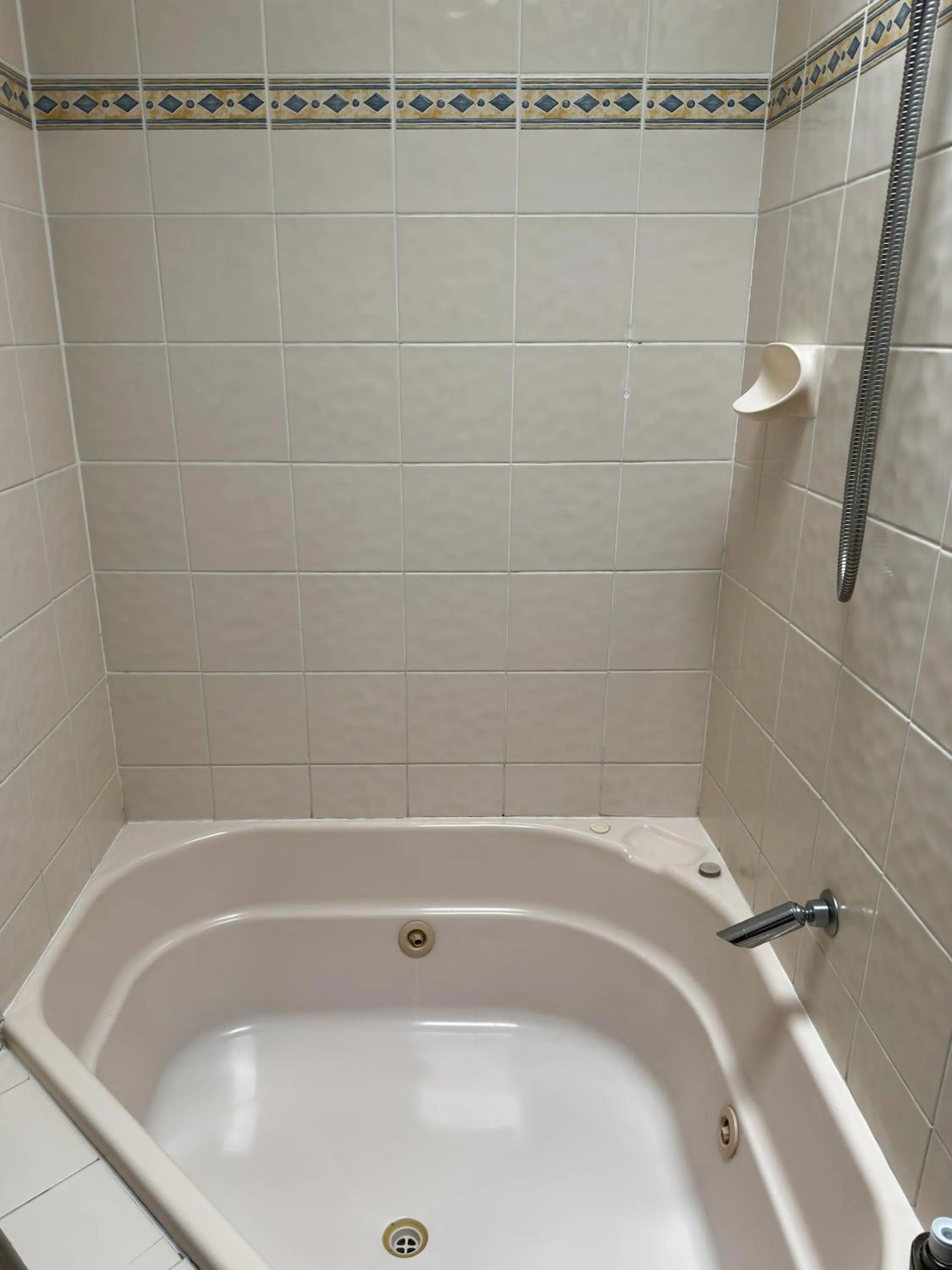 Shower in The Q Motel Rockhampton