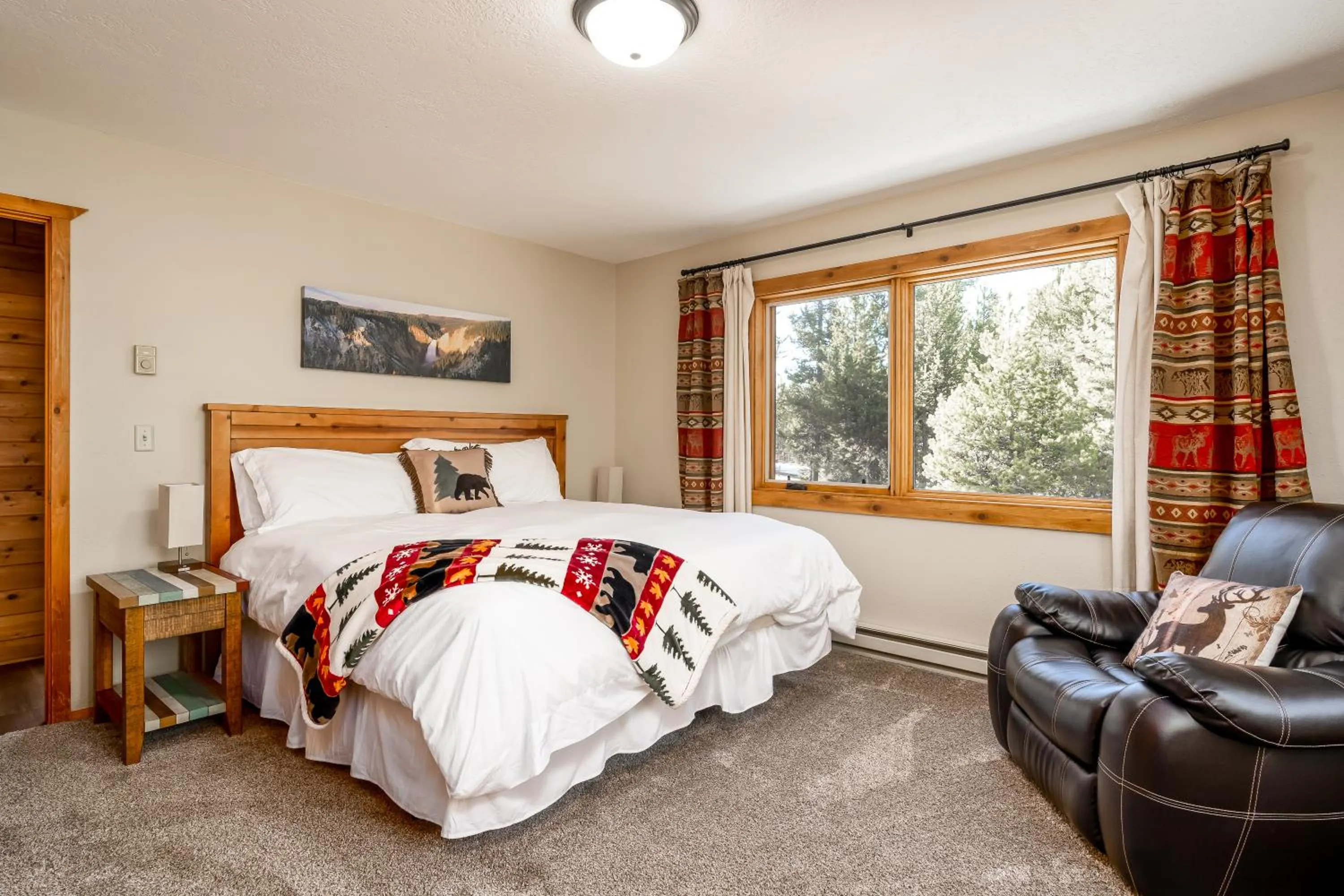 Bed in Shepherd Family Retreats- Moose