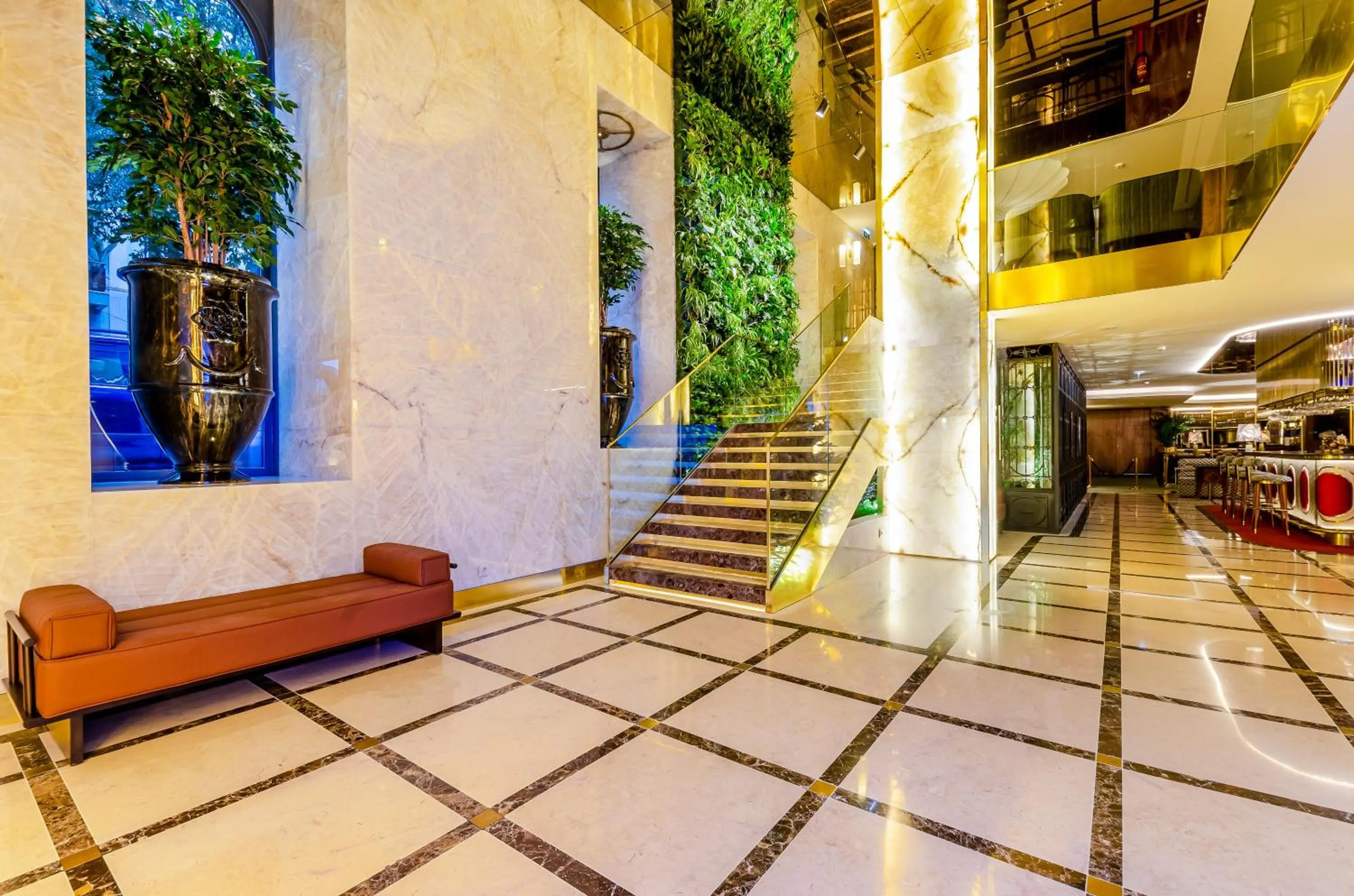 Lobby or reception in TURIM Lisboa Hotel