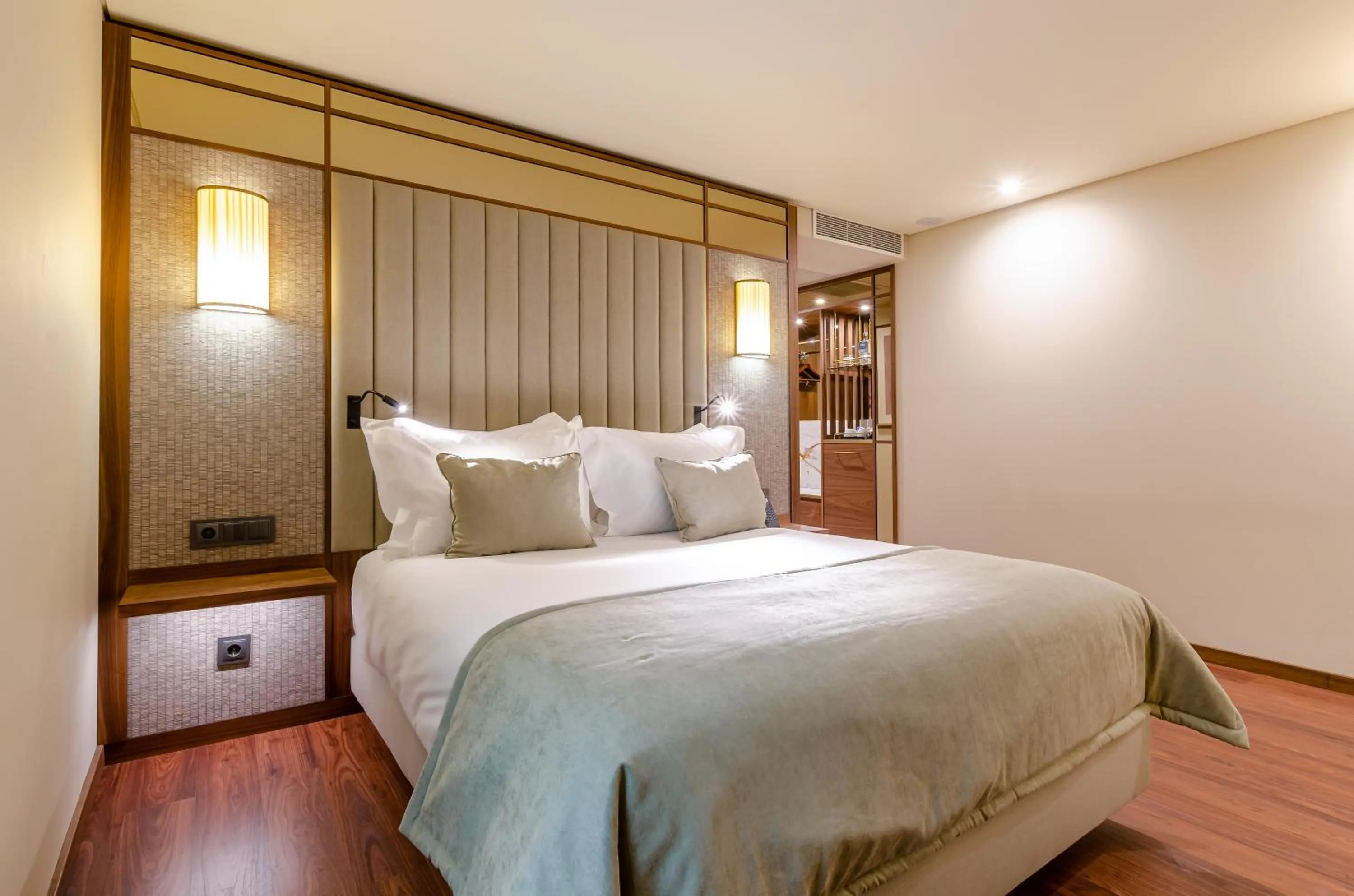 Bedroom, Bed in TURIM Lisboa Hotel