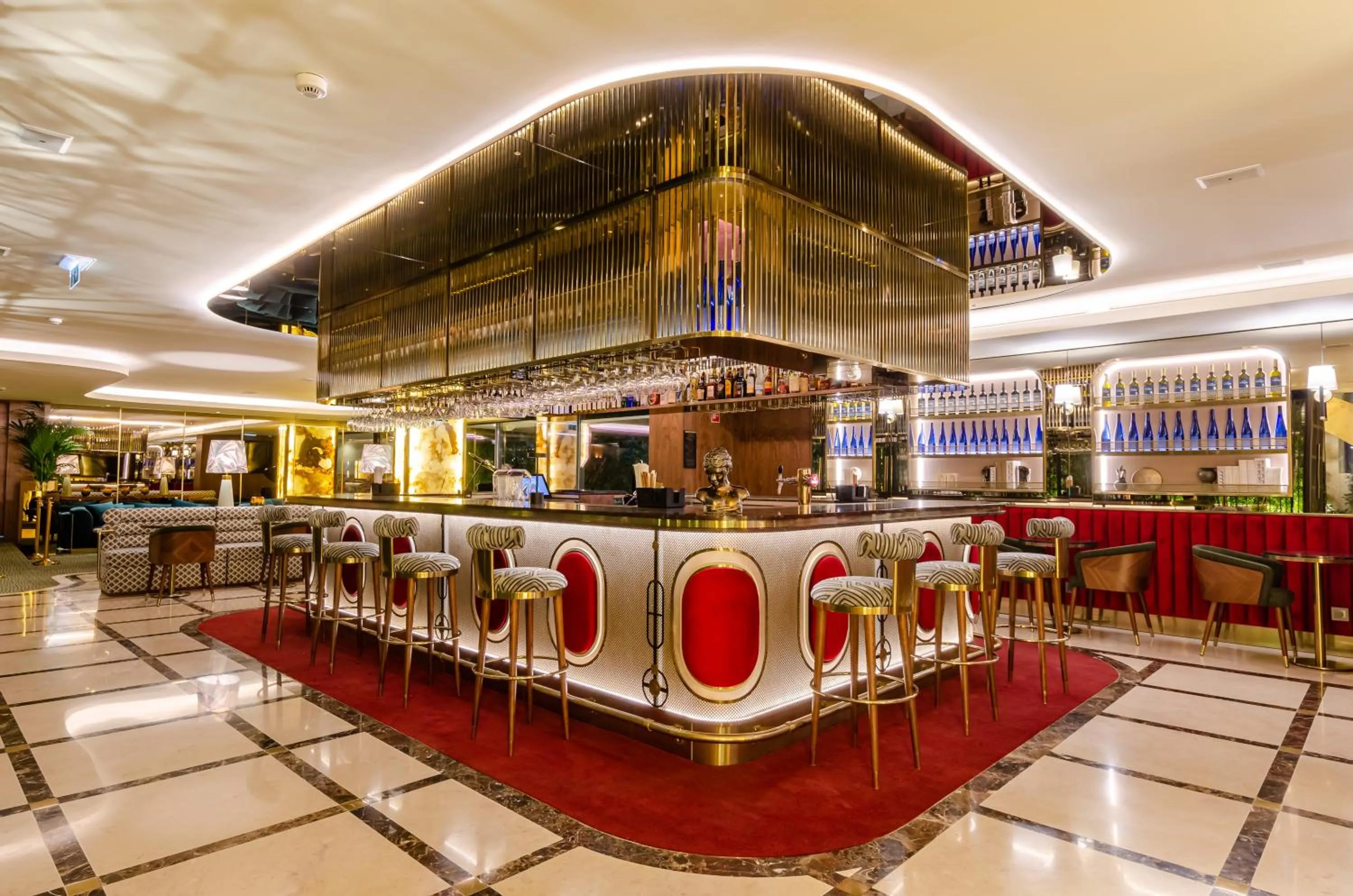 Lounge or bar in TURIM Lisboa Hotel