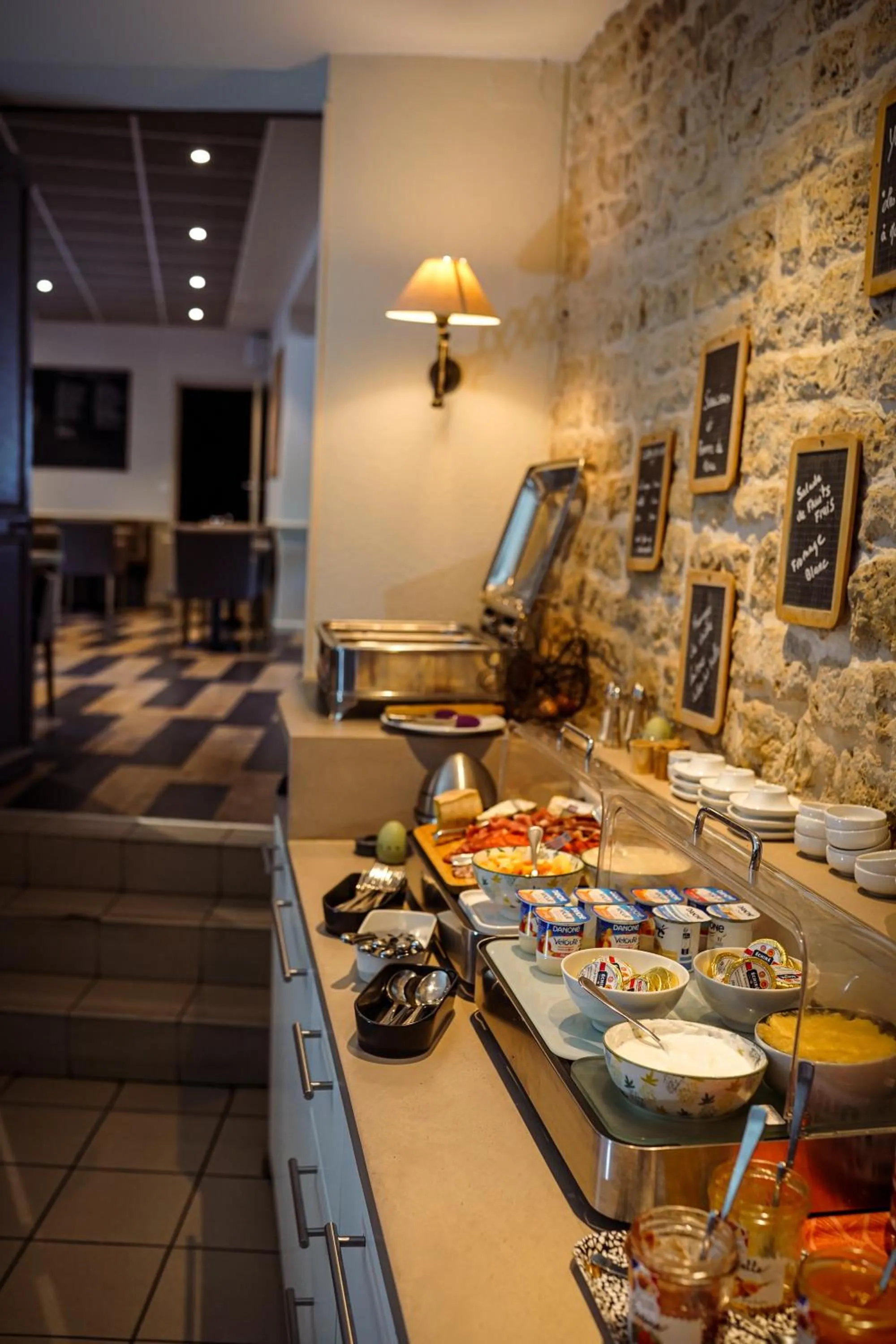 Buffet breakfast in Logis Hostellerie de l'Abbaye