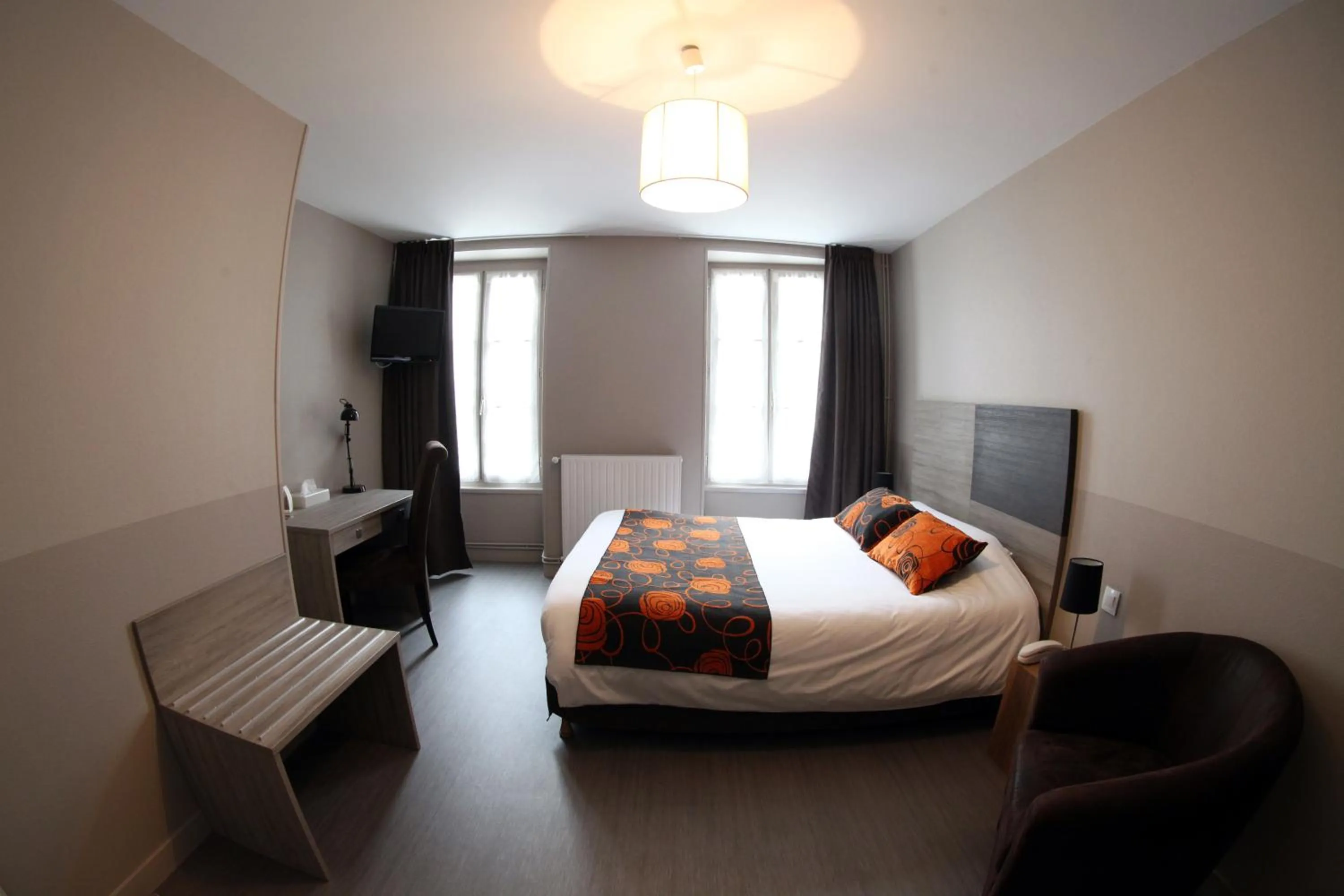 Photo of the whole room, Bed in Logis Hostellerie de l'Abbaye