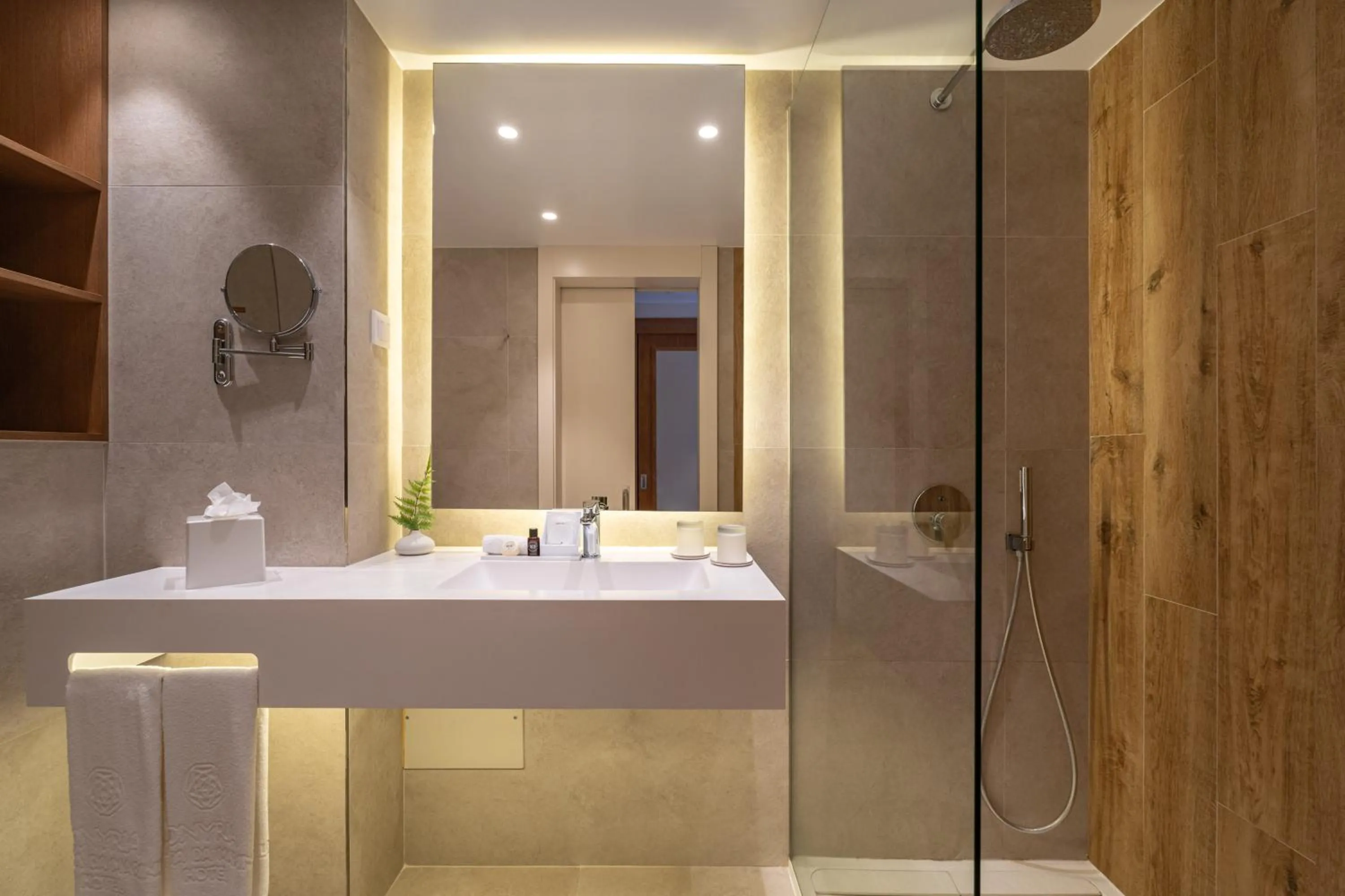 Shower in Onyria Quinta da Marinha Hotel