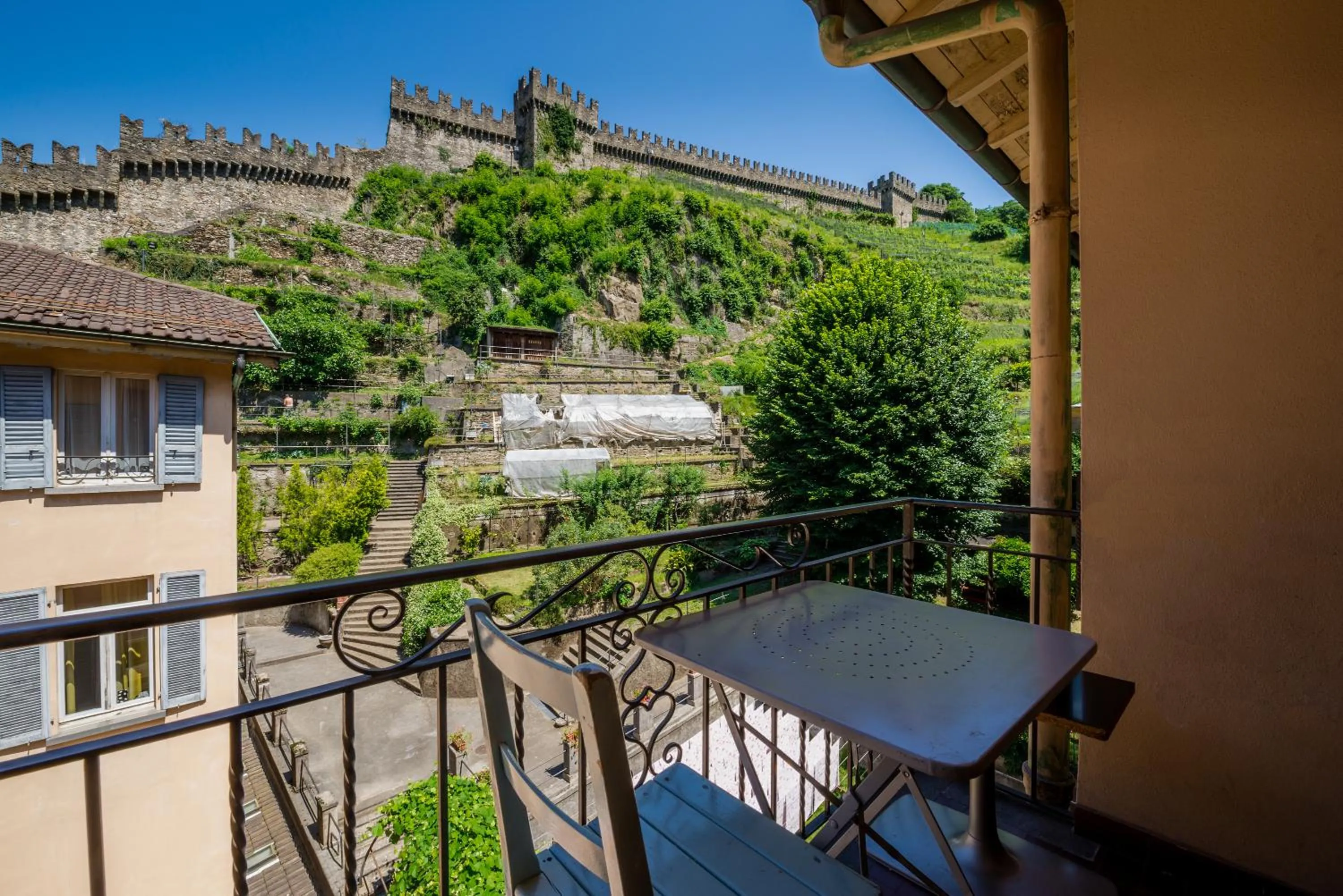 Balcony/Terrace in Ostello Montebello - Bellinzona Youth Hostel