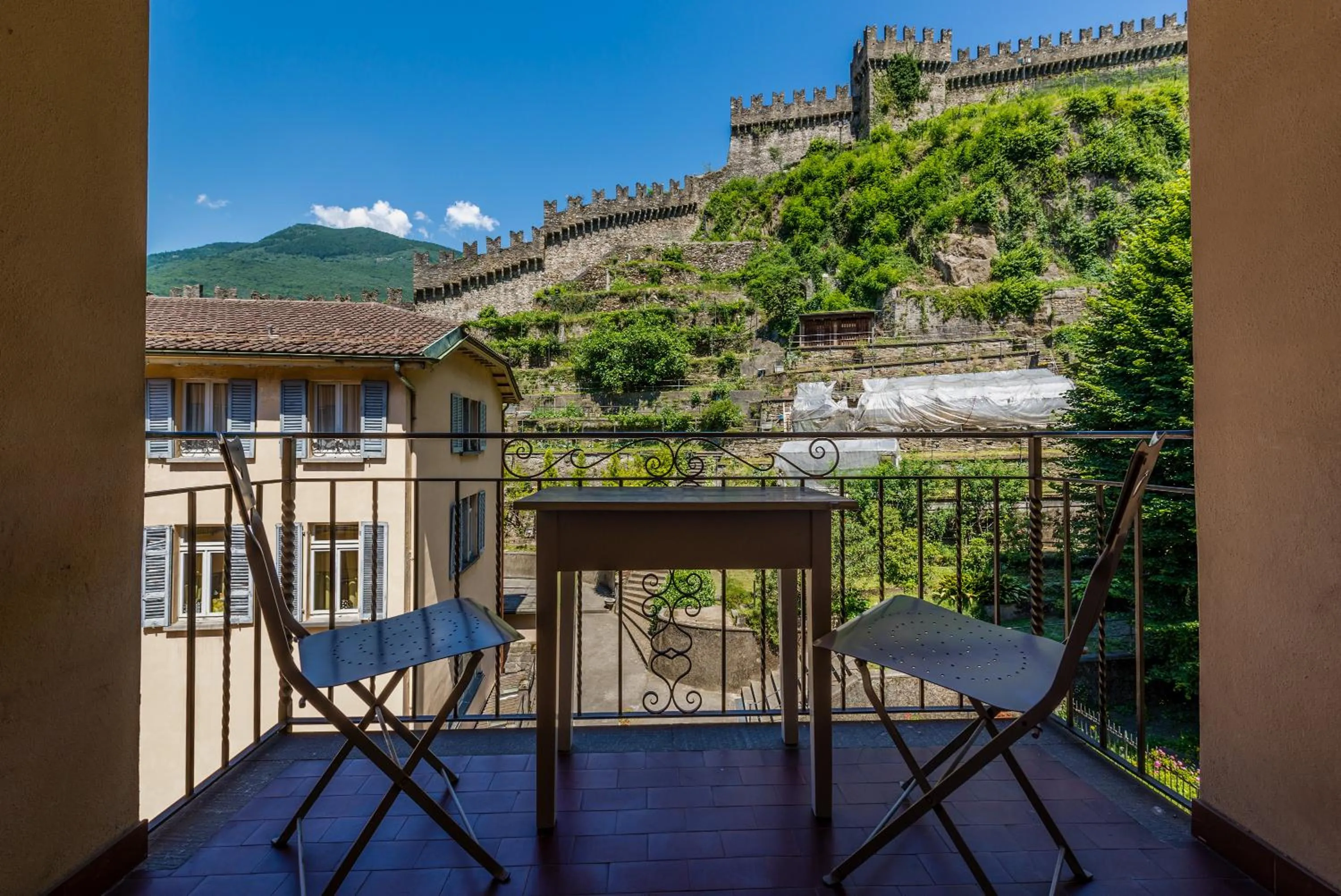 Balcony/Terrace in Ostello Montebello - Bellinzona Youth Hostel