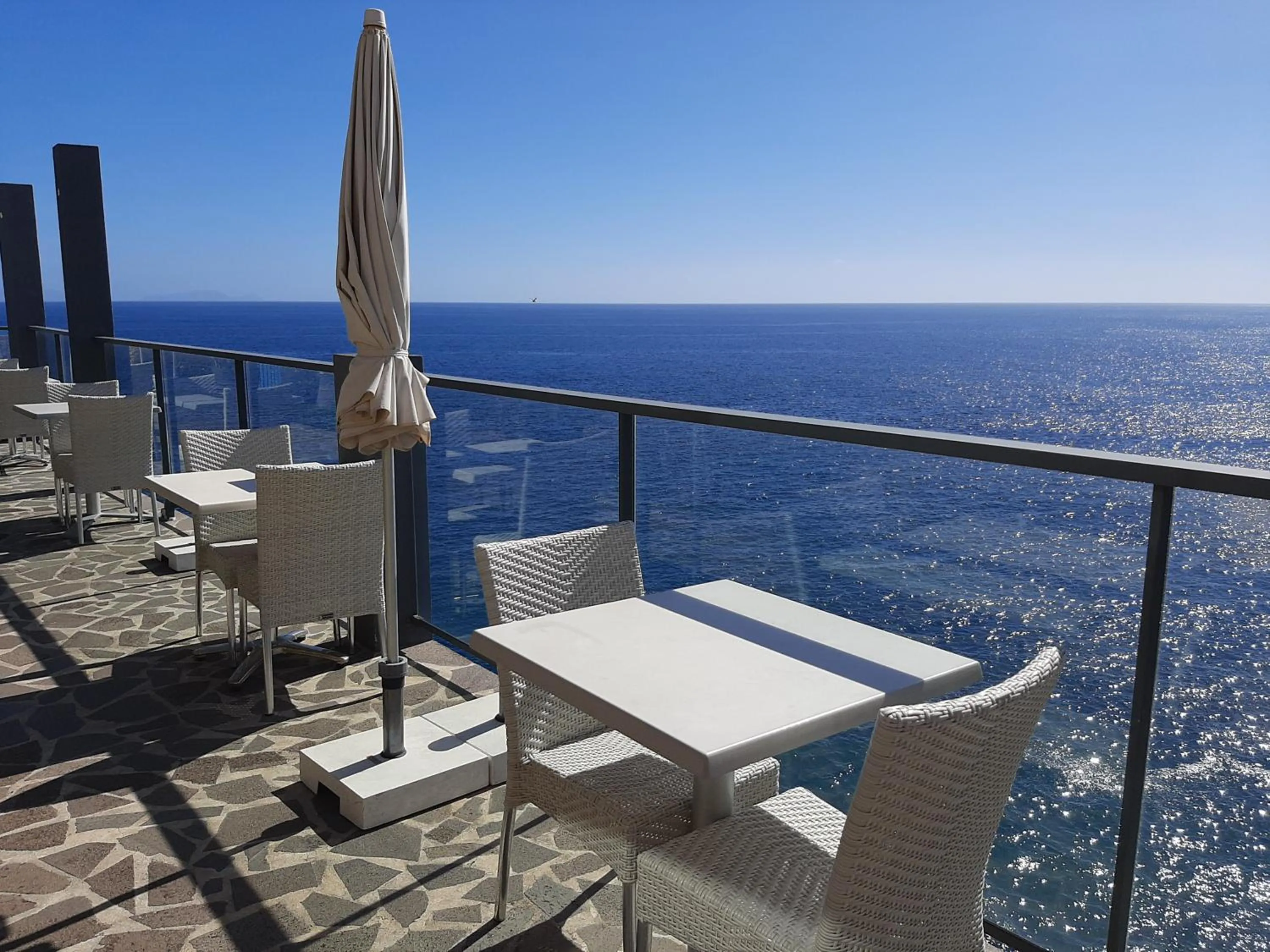 Restaurant/places to eat in Hotel Cais da Oliveira