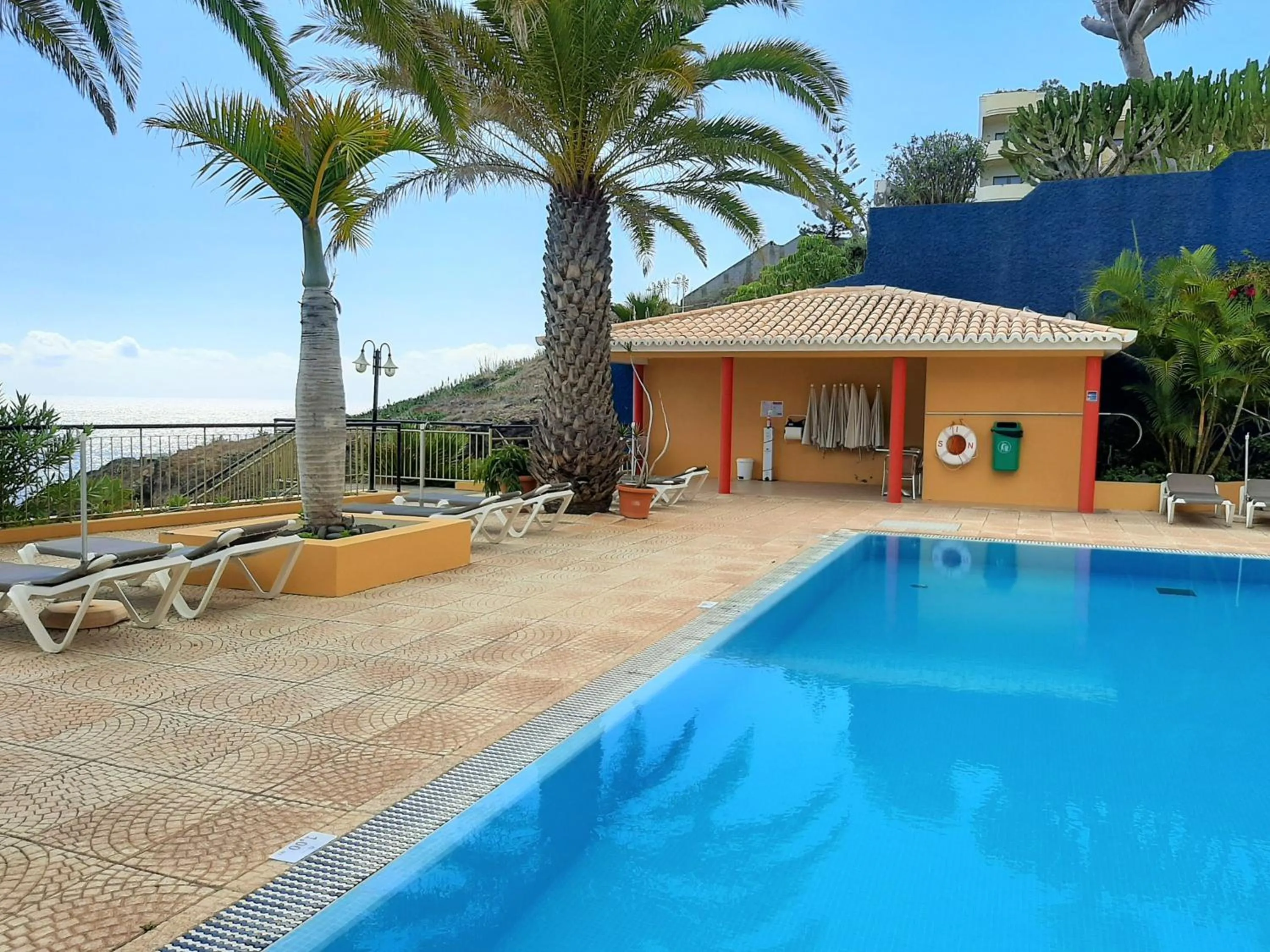 Swimming pool in Hotel Cais da Oliveira