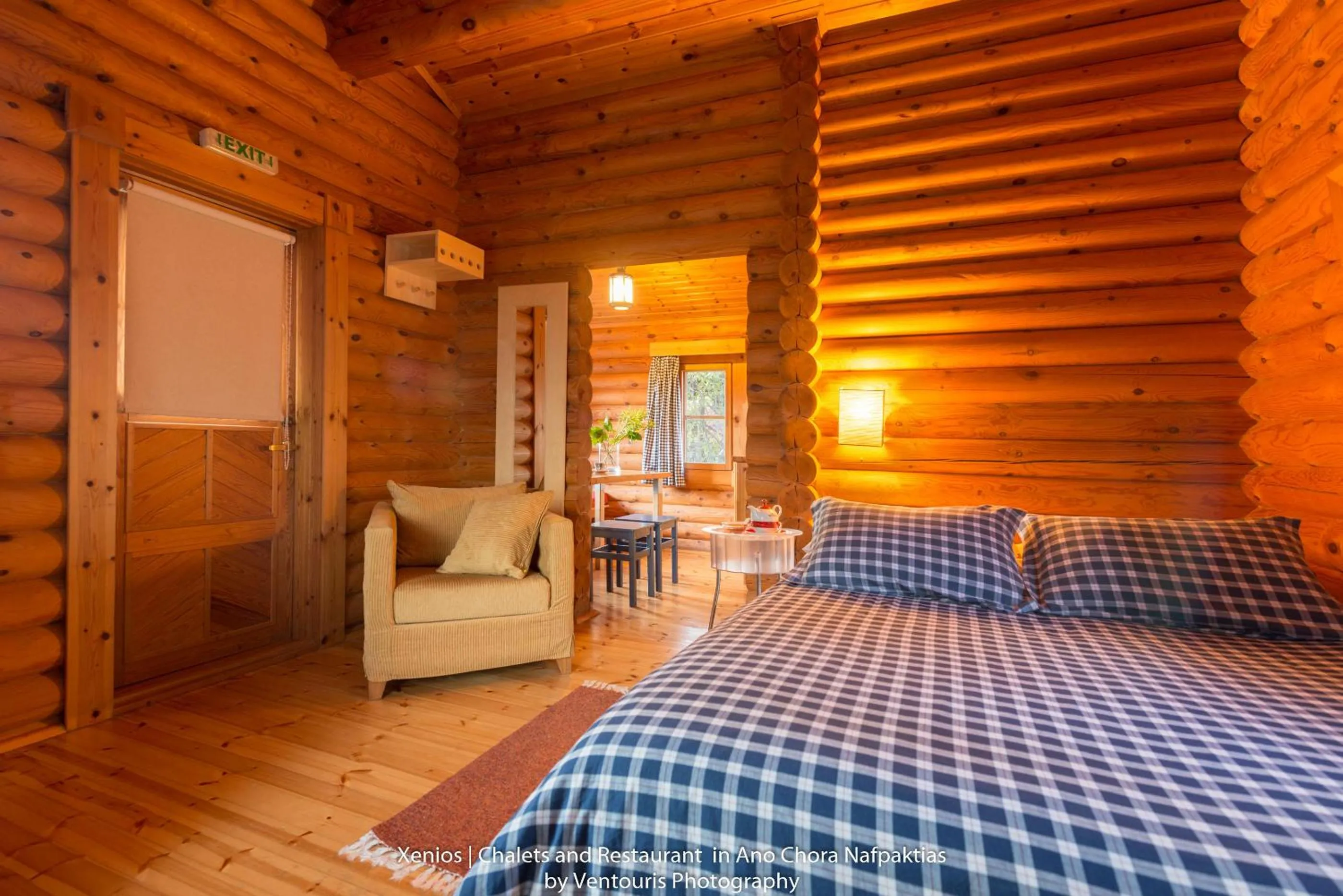 Photo of the whole room, Bed in Xenios Chalet