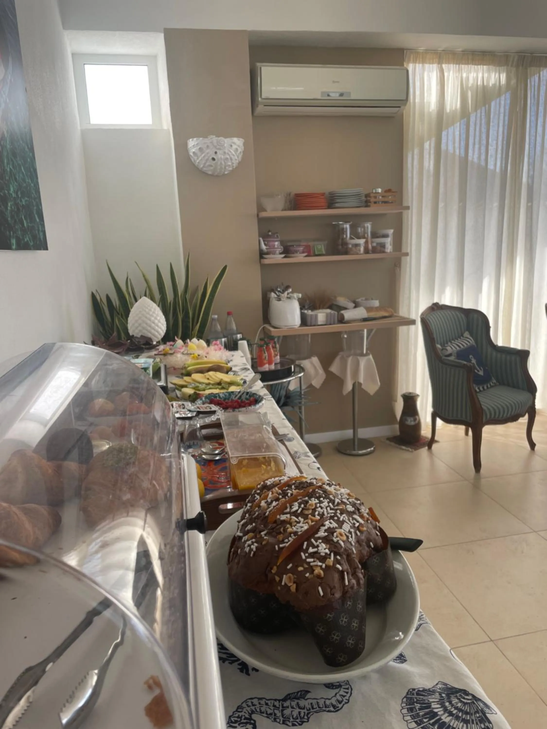 Buffet breakfast in SUITEBEACH b&b and resort