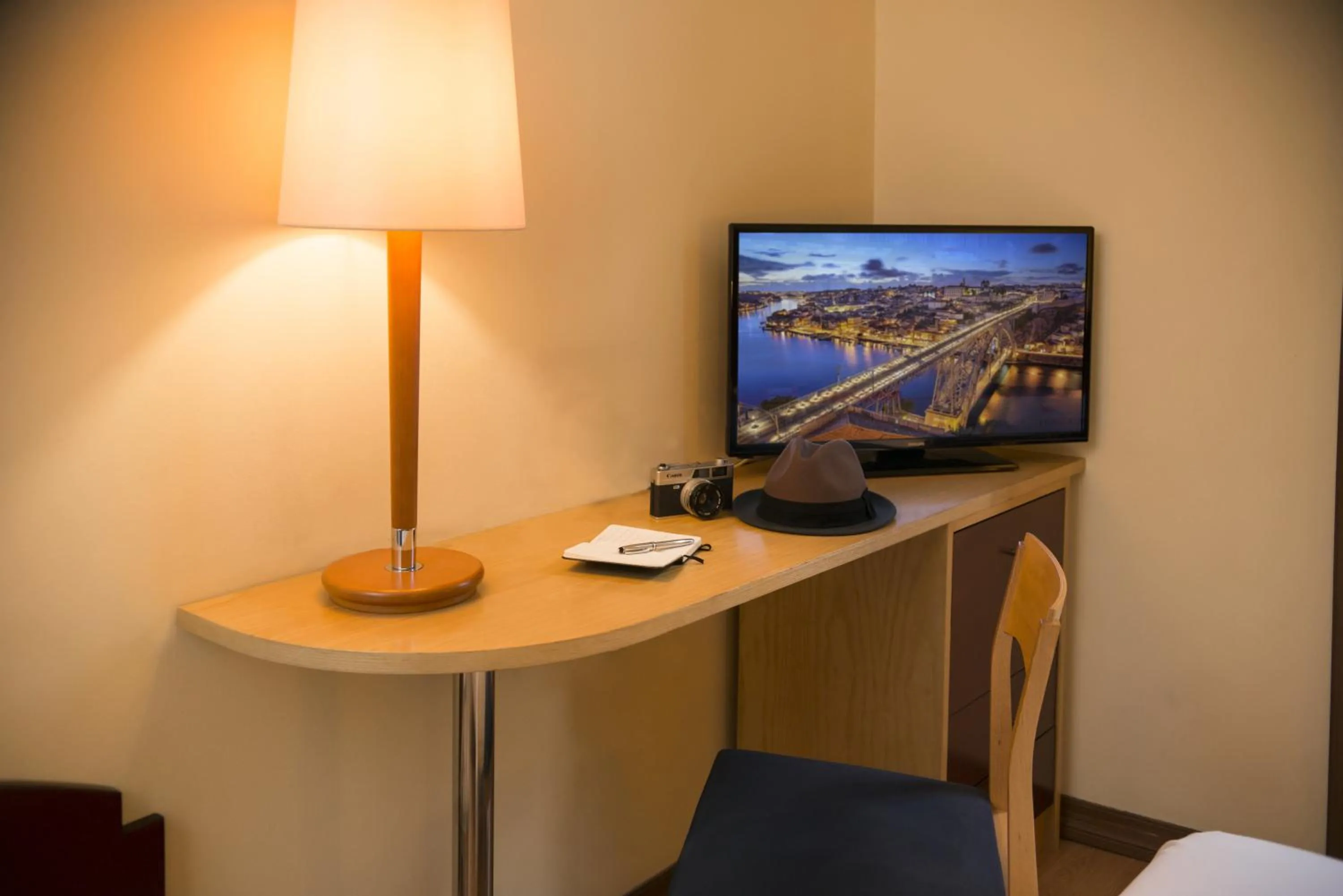TV and multimedia in Hotel Internacional Porto