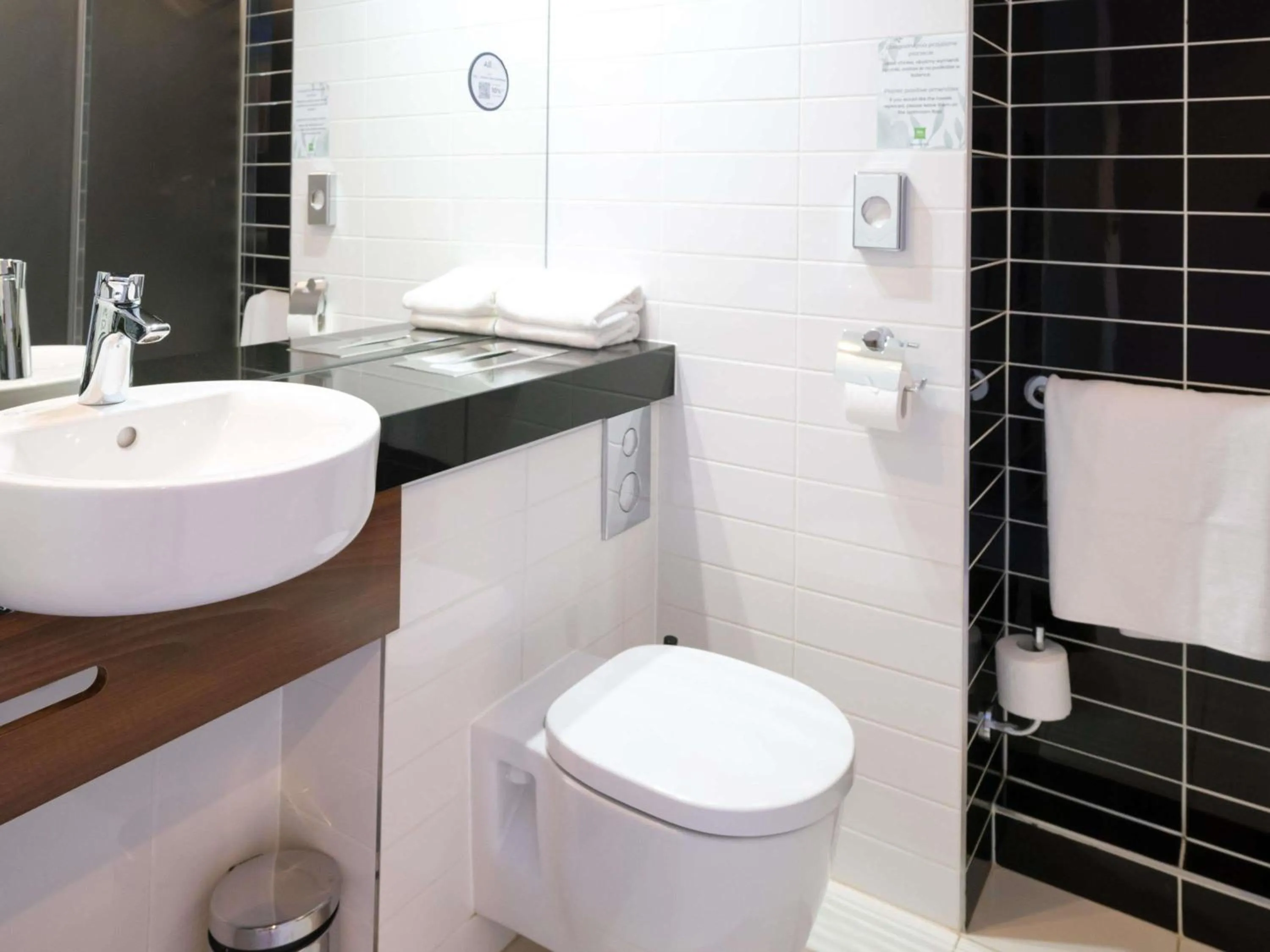 Bedroom in ibis Styles Wałbrzych