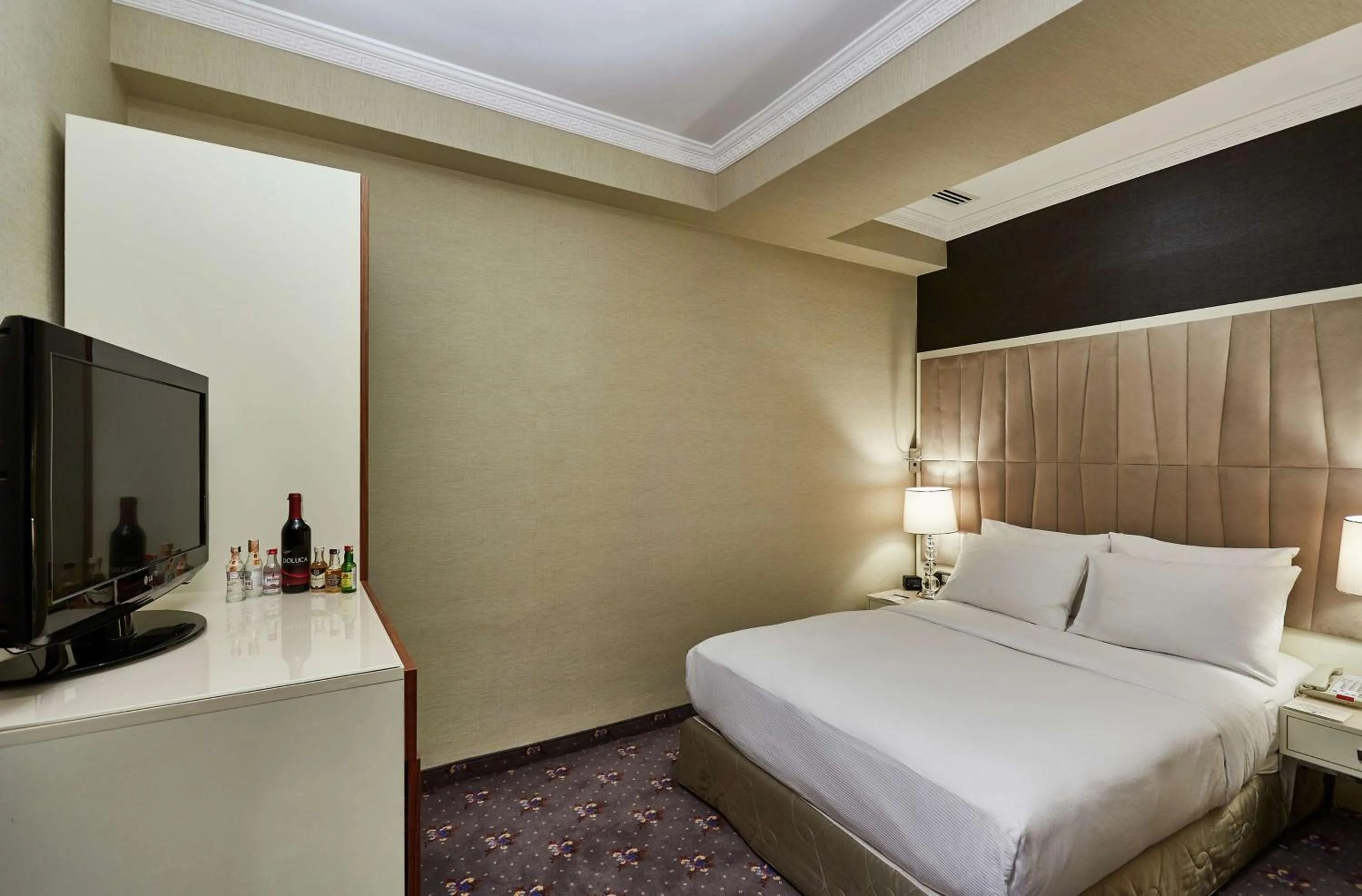 Bed in DoubleTree by Hilton Izmir - Alsancak