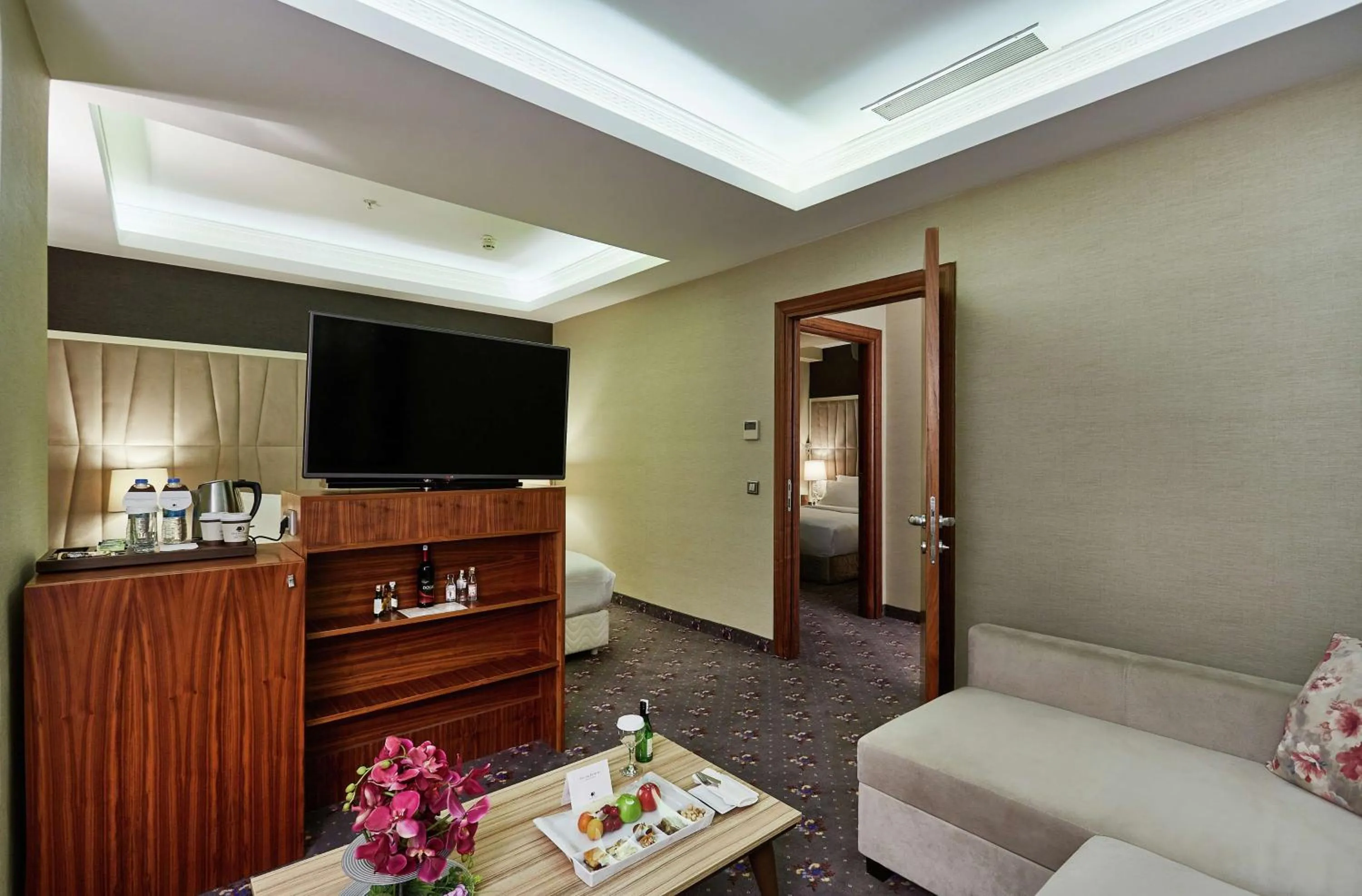 Bed in DoubleTree by Hilton Izmir - Alsancak