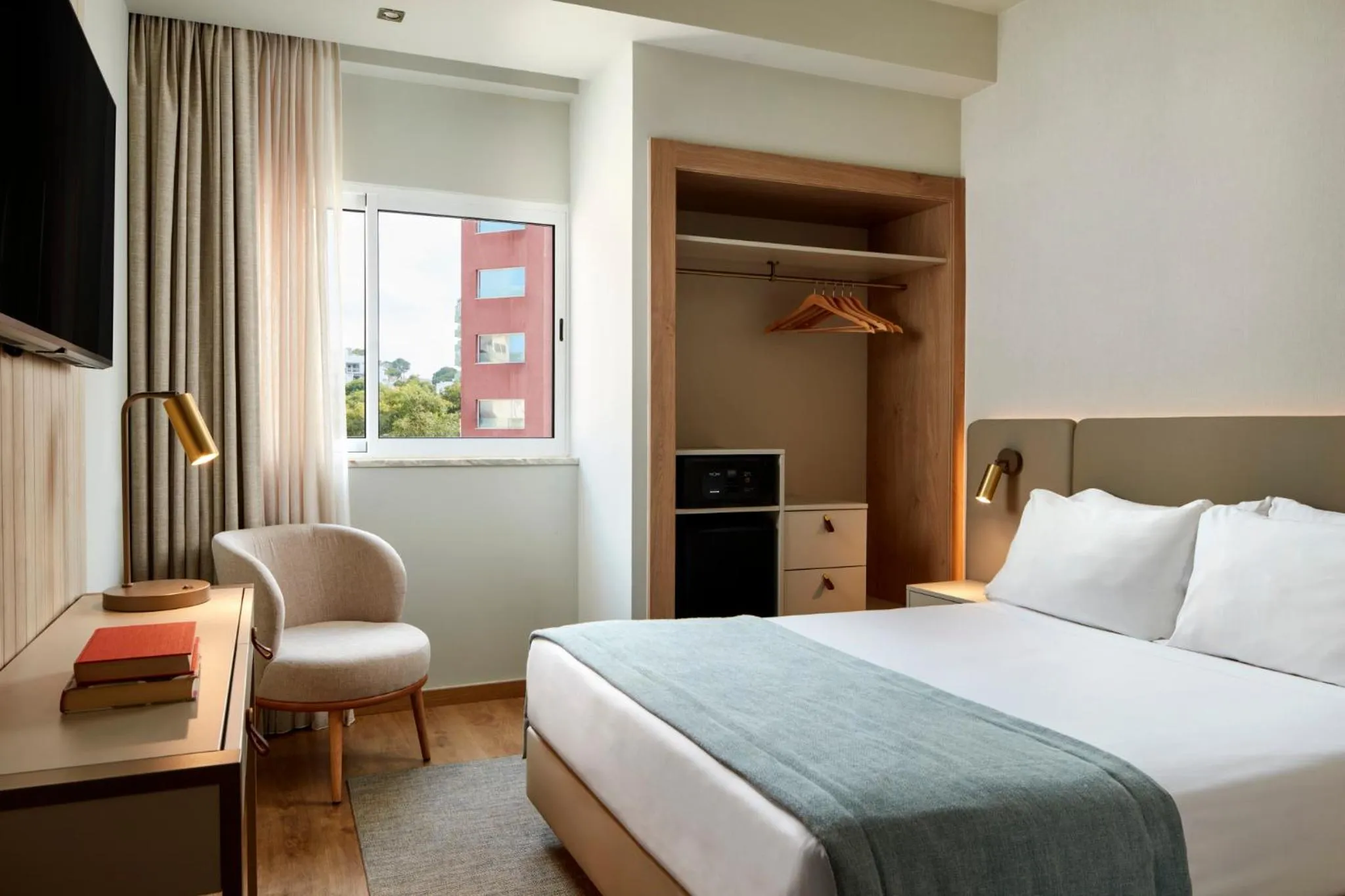 Bedroom, Bed in Dom Jose Beach Hotel (Plus)