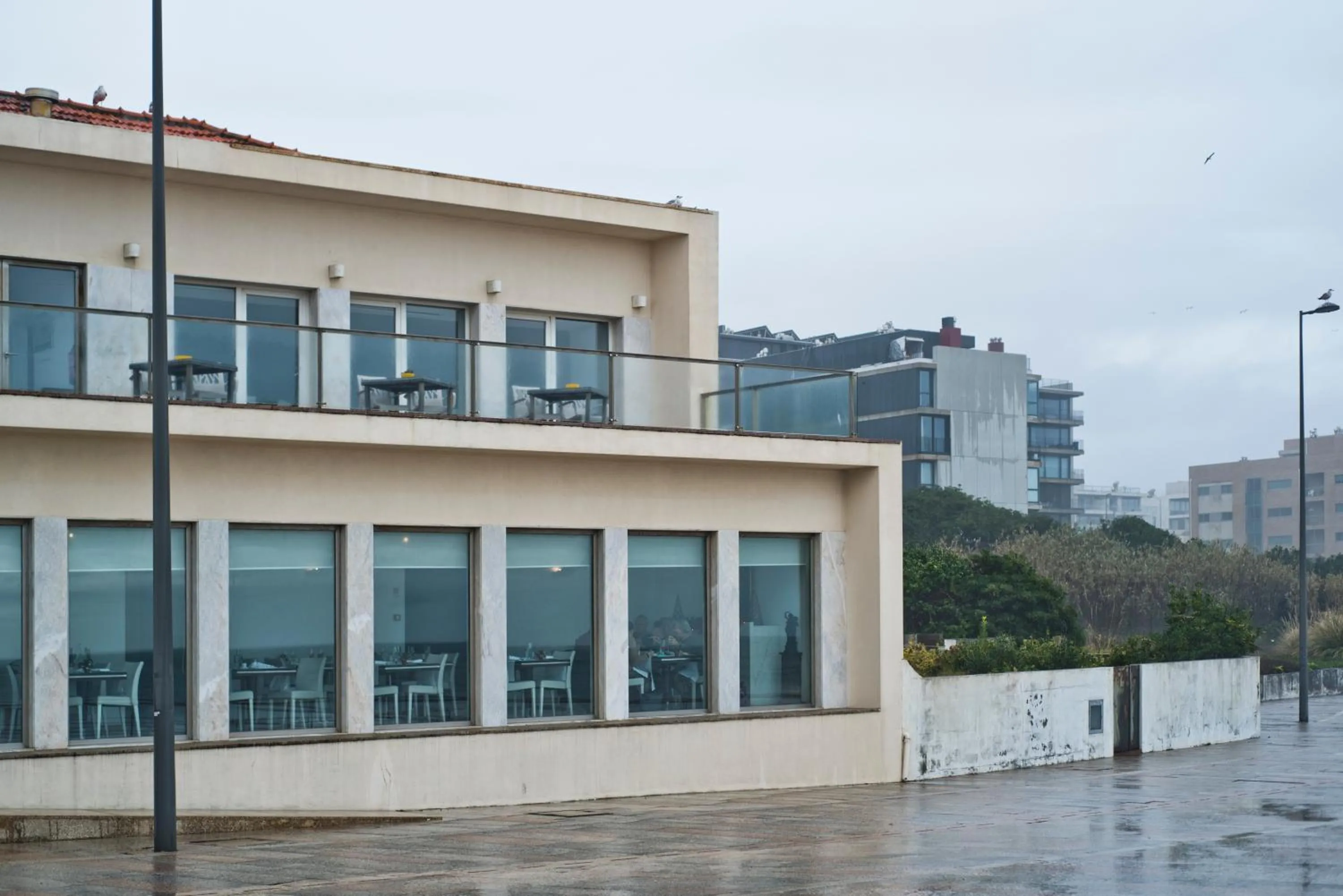 Restaurant/places to eat in Golden Tulip Porto Gaia