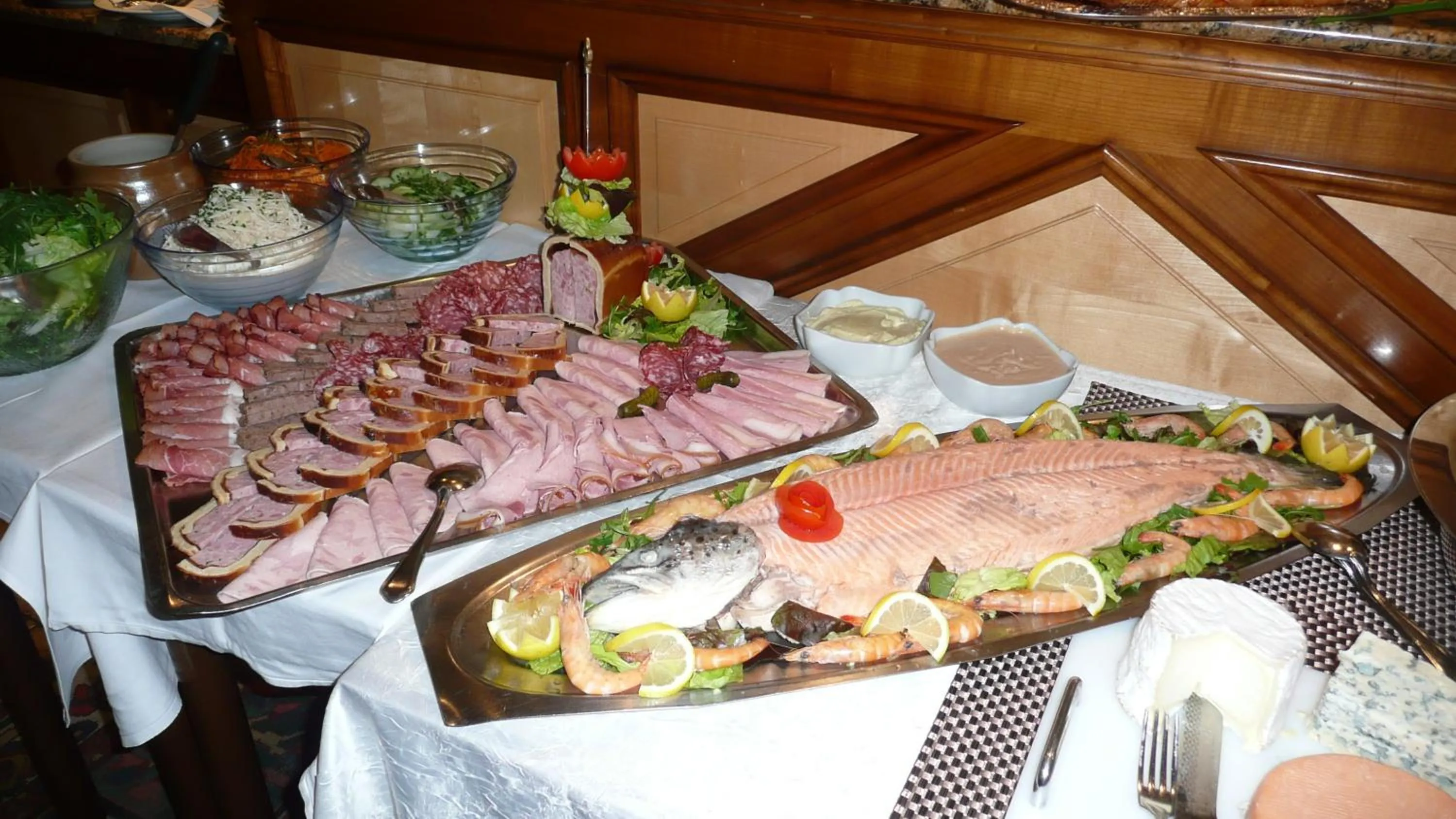 Restaurant/places to eat in Logis Hôtel Restaurant Au Lion Rouge