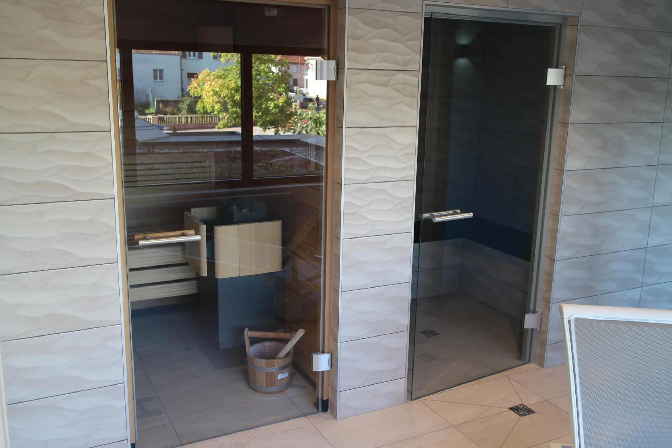 Sauna in Logis Hôtel Restaurant Au Lion Rouge