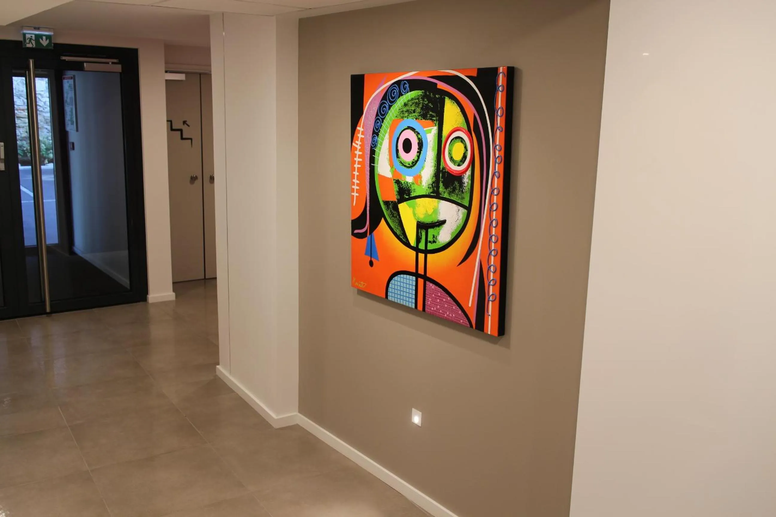 Decorative detail in Logis Hôtel Restaurant Au Lion Rouge