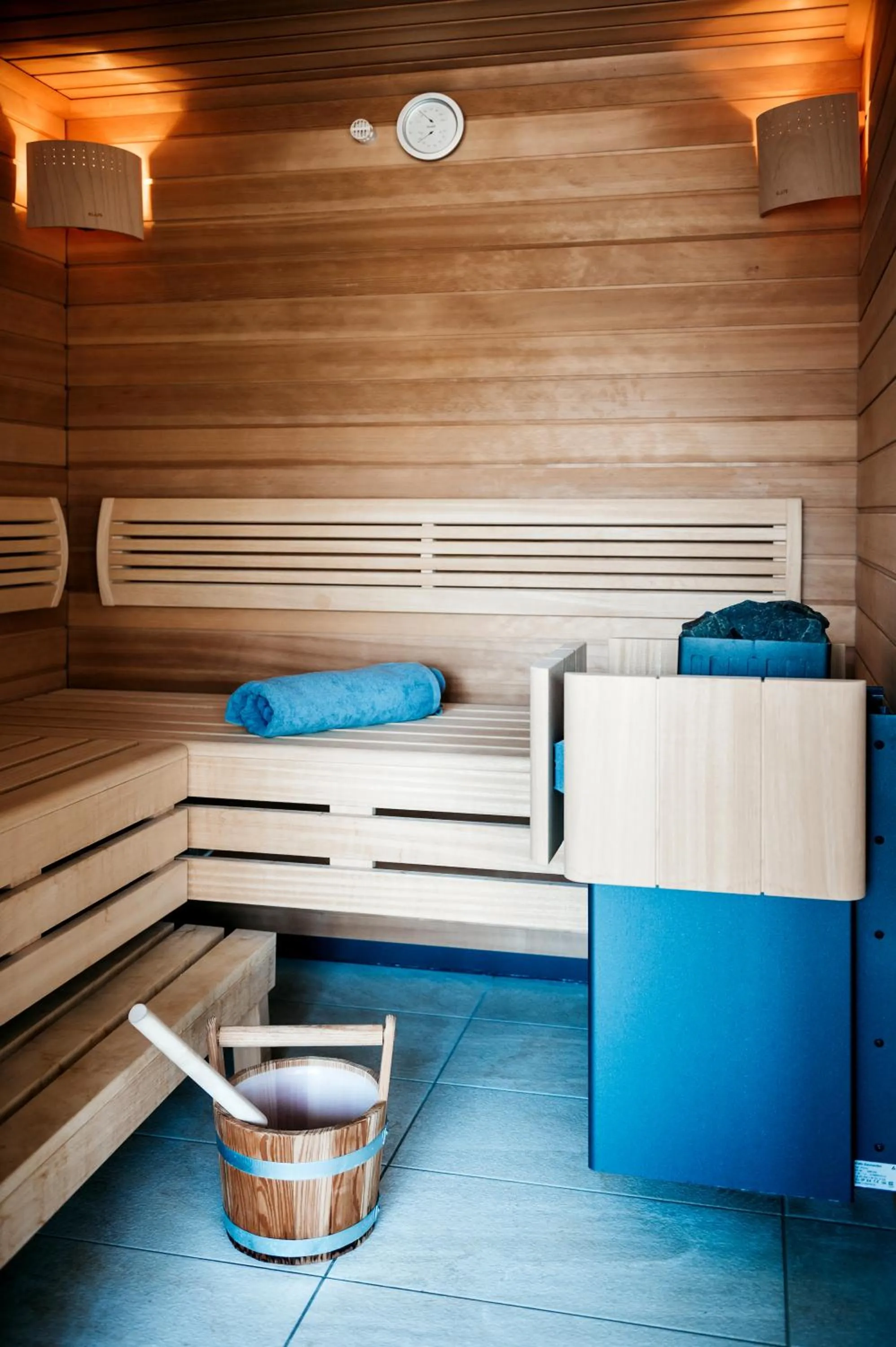 Sauna, Bed in Logis Hôtel Restaurant Au Lion Rouge