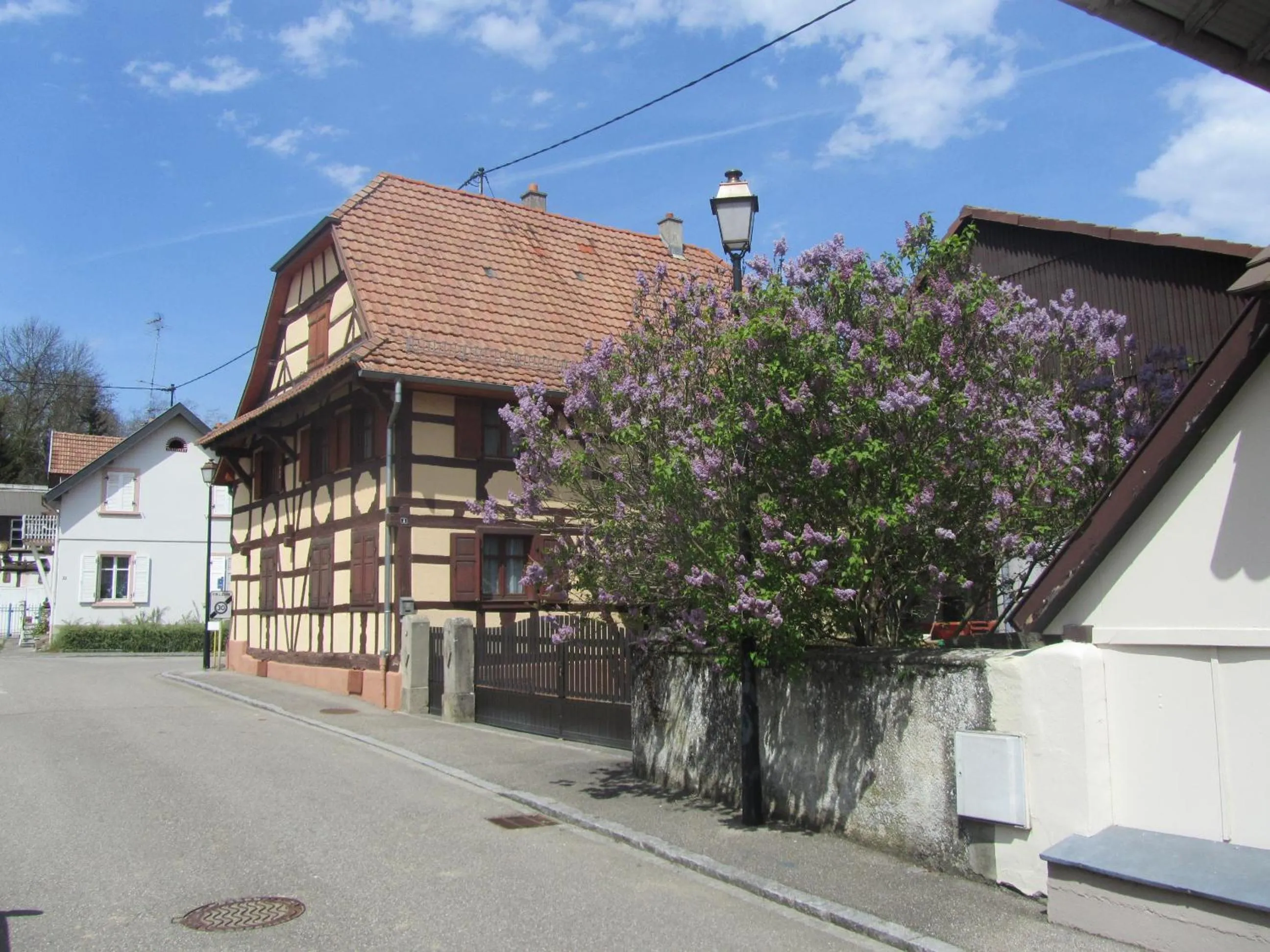 Neighbourhood in Logis Hôtel Restaurant Au Lion Rouge