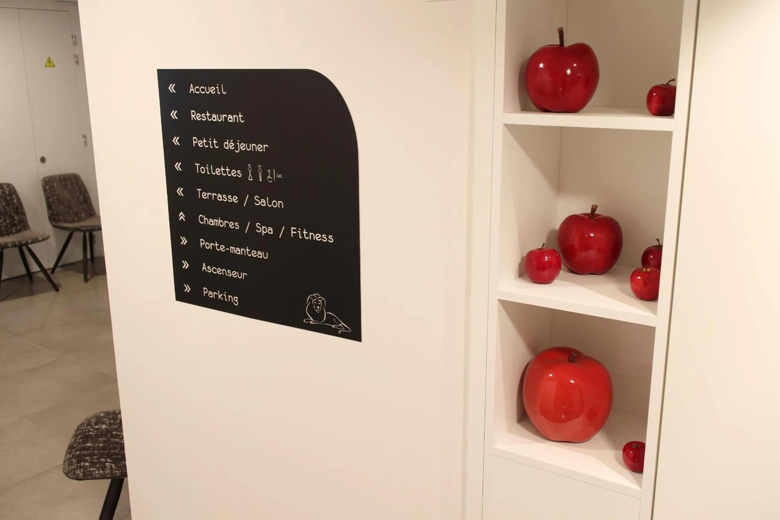 Decorative detail in Logis Hôtel Restaurant Au Lion Rouge