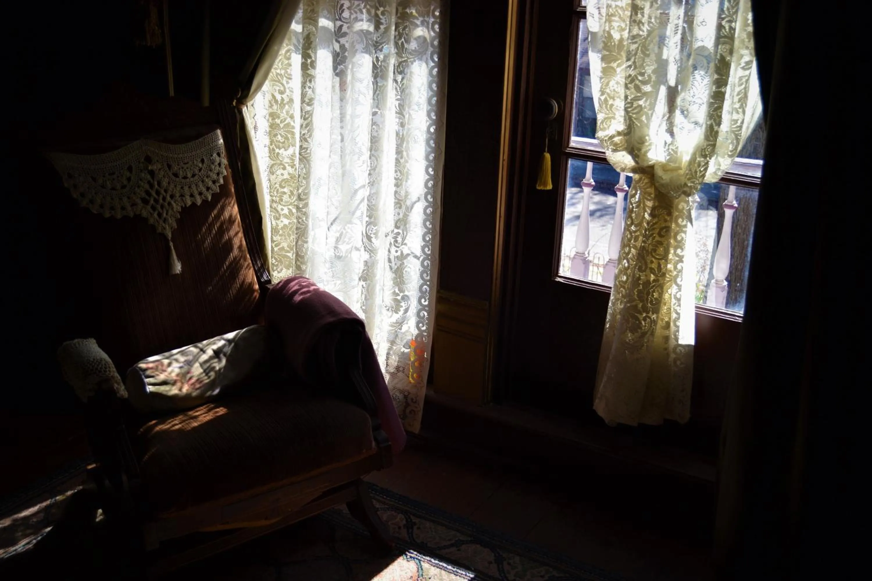 Seating area in Carleton House Bed and Breakfast