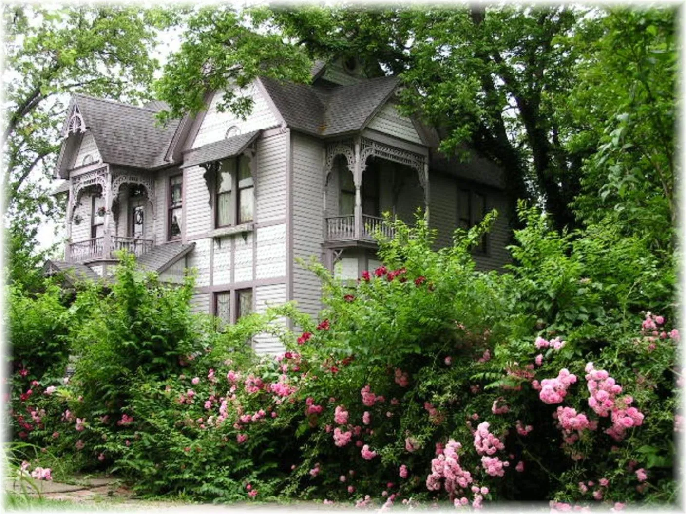 Property building in Carleton House Bed and Breakfast