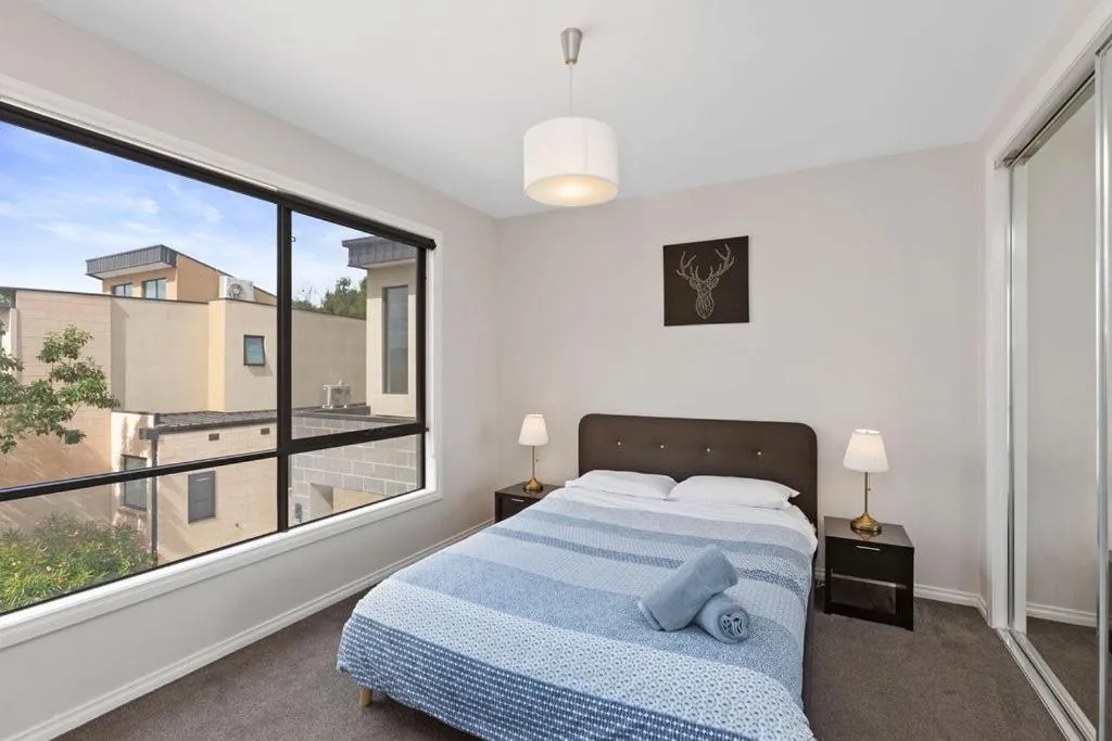 Bed in Apollo Bay Seal Apartments