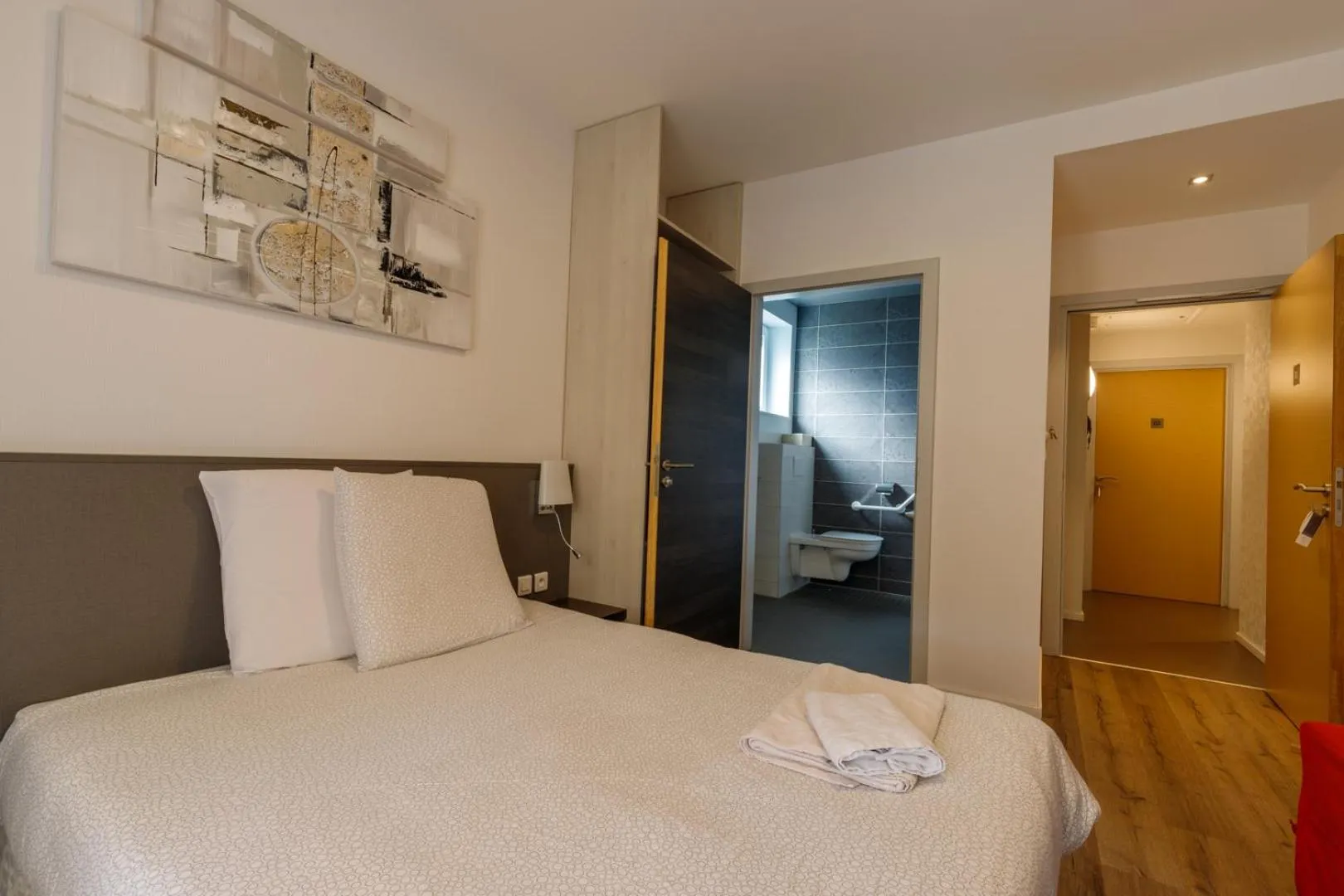 Bedroom, Bed in Hôtel Restaurant Kuentz