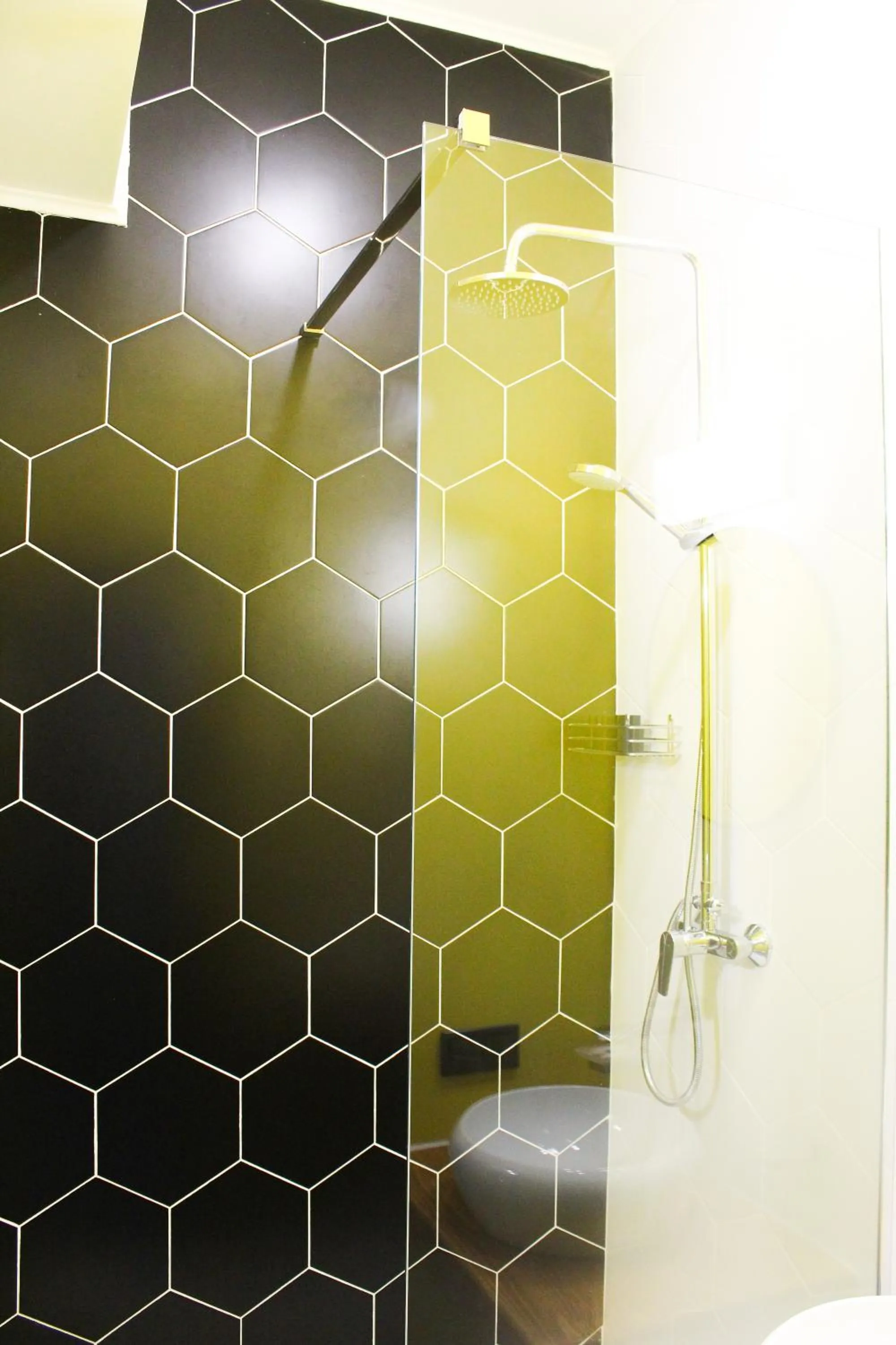 Shower in Number 21 by DBI