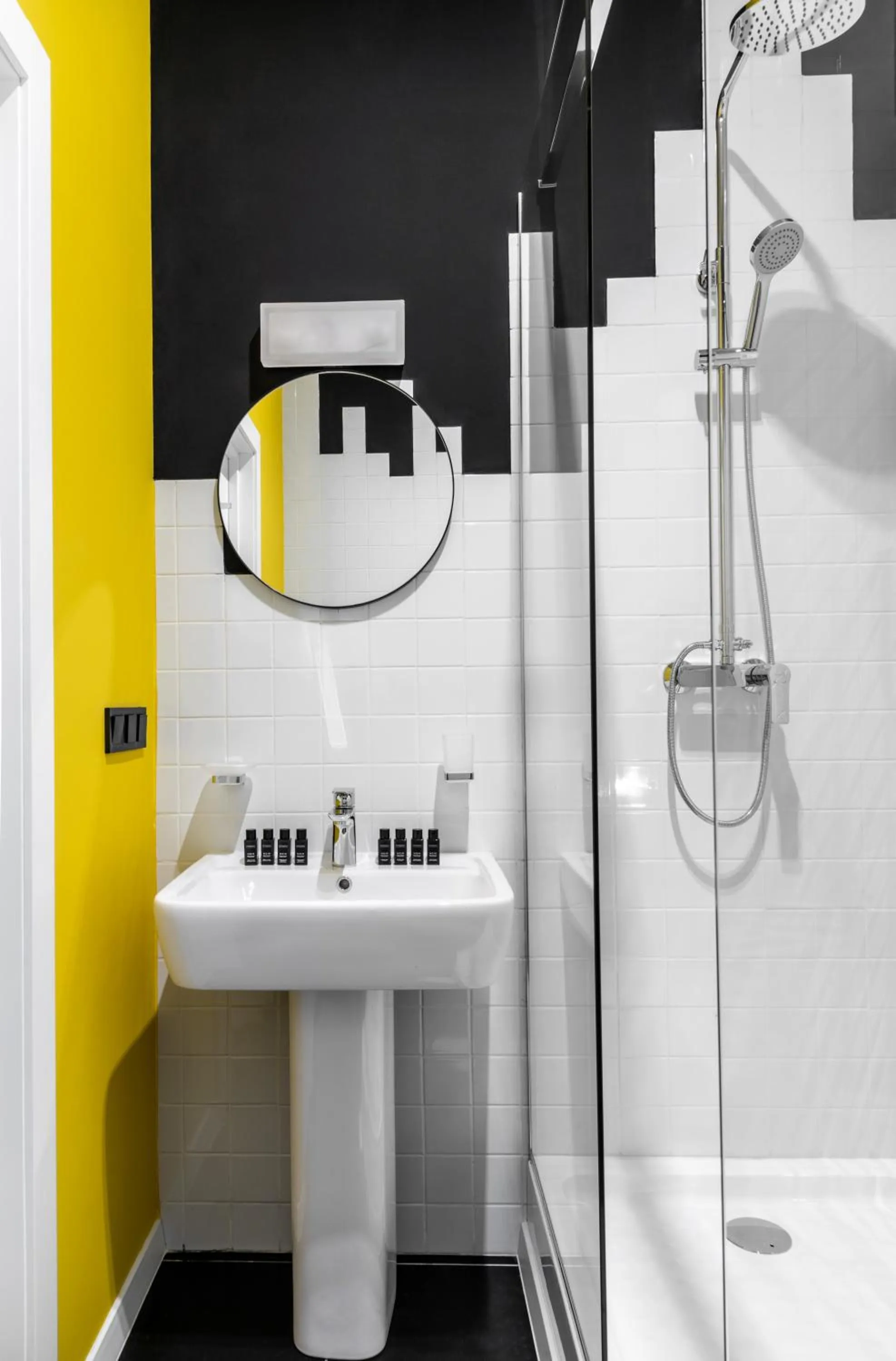 Shower in Number 21 by DBI