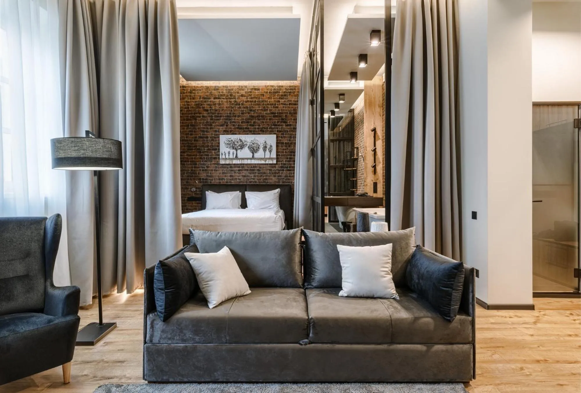 Photo of the whole room in Number 21 by DBI