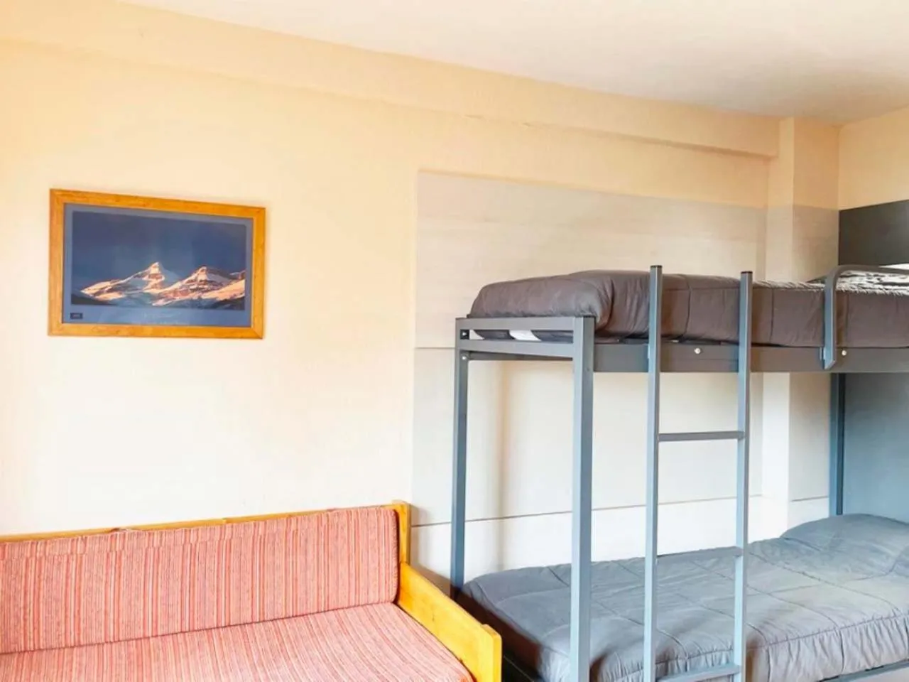 Bed in Apartamentos Midi 3000