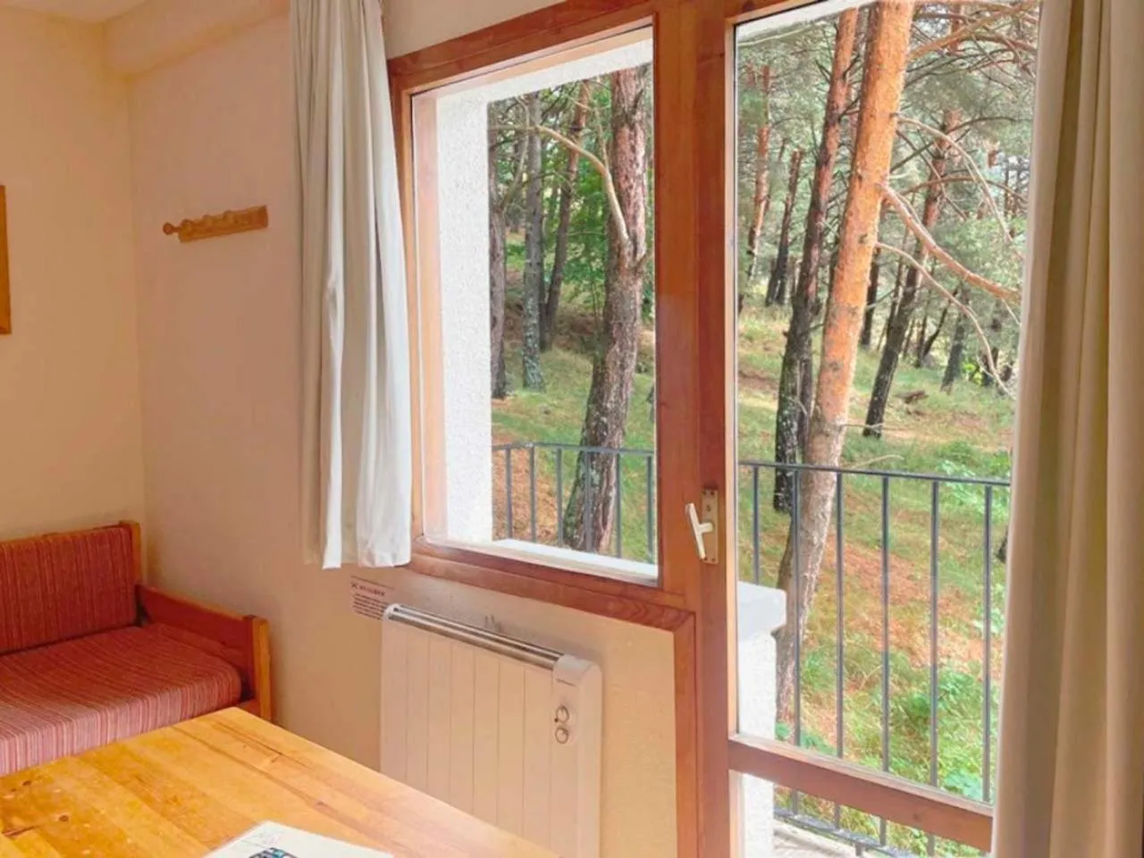 Living room, Bed in Apartamentos Midi 3000