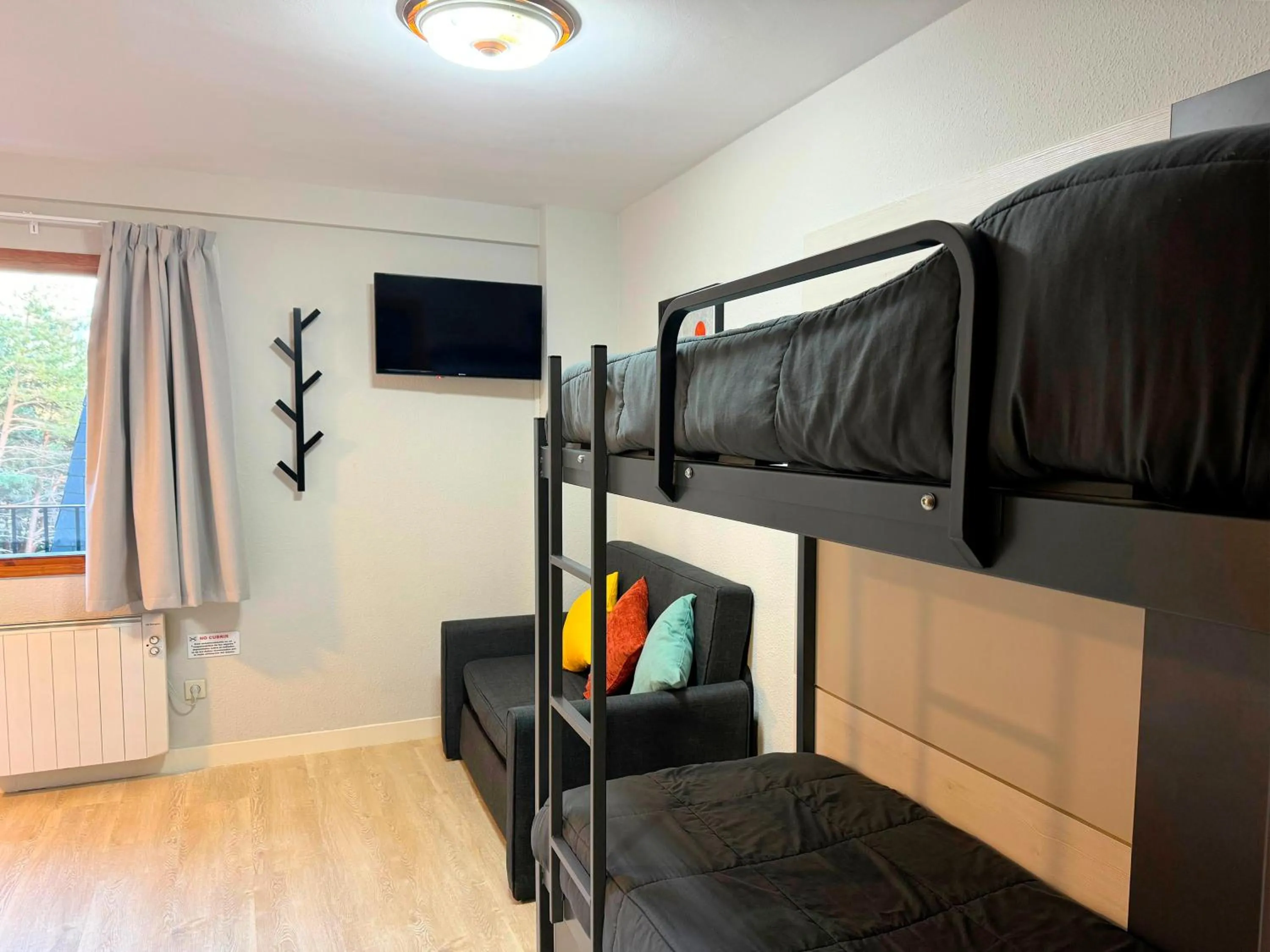 TV and multimedia, Bed in Apartamentos Midi 3000