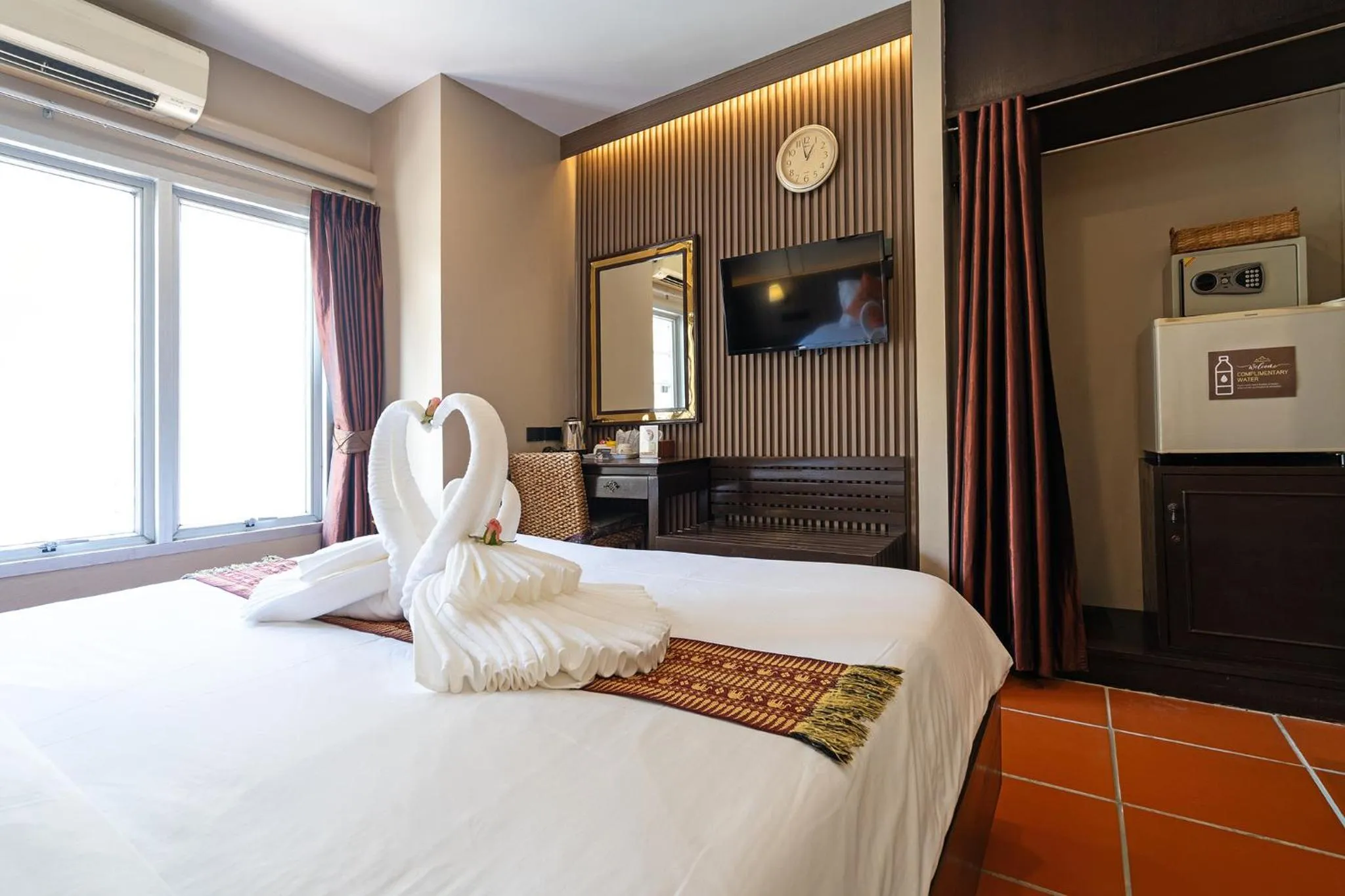 Bedroom, Bed in Baan Sukhumvit Soi 20