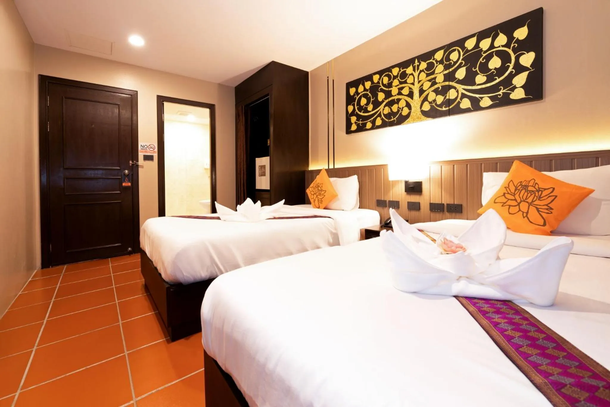 Bedroom, Bed in Baan Sukhumvit Soi 20