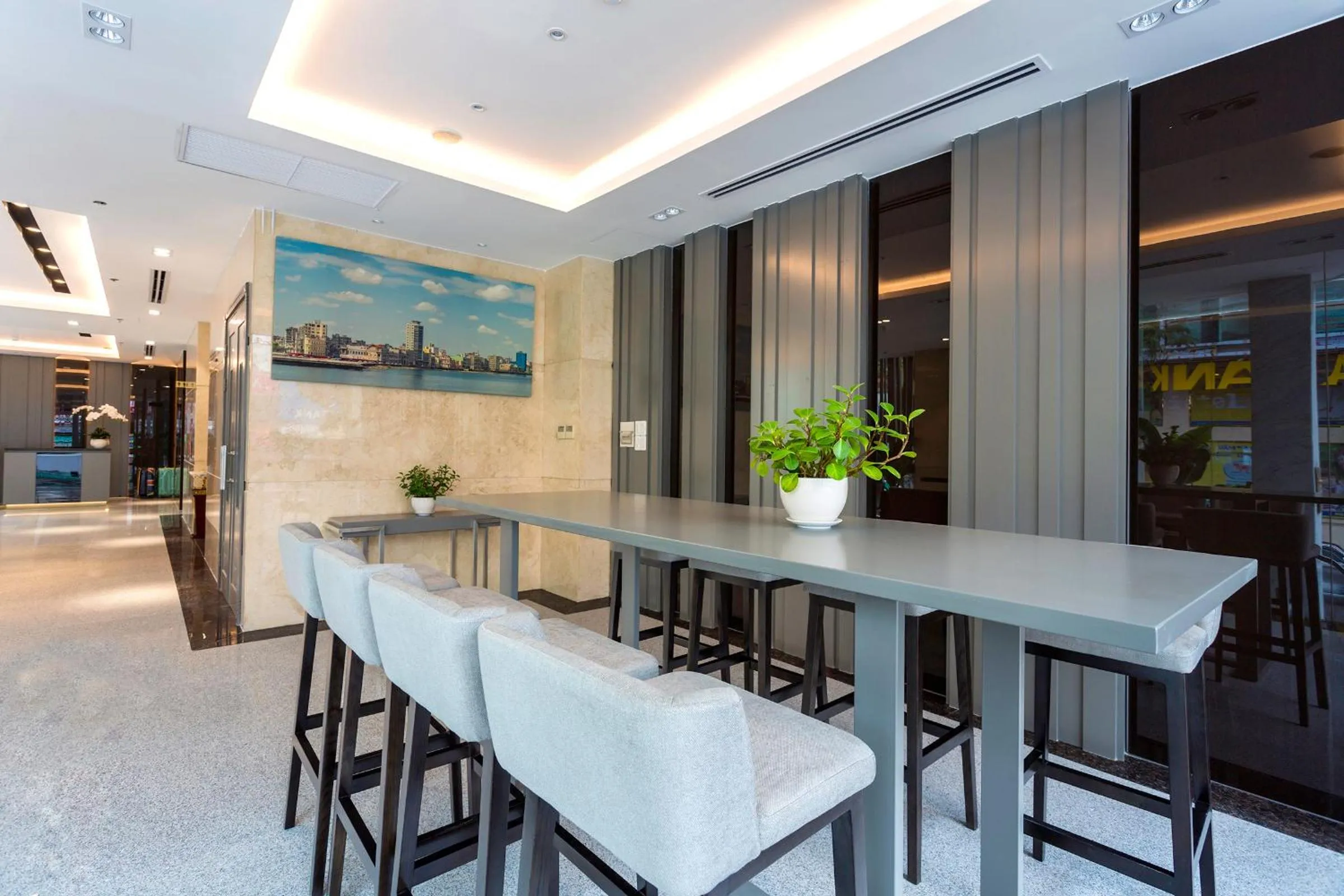 Communal lounge/ TV room in Calista Sai Gon Hotel