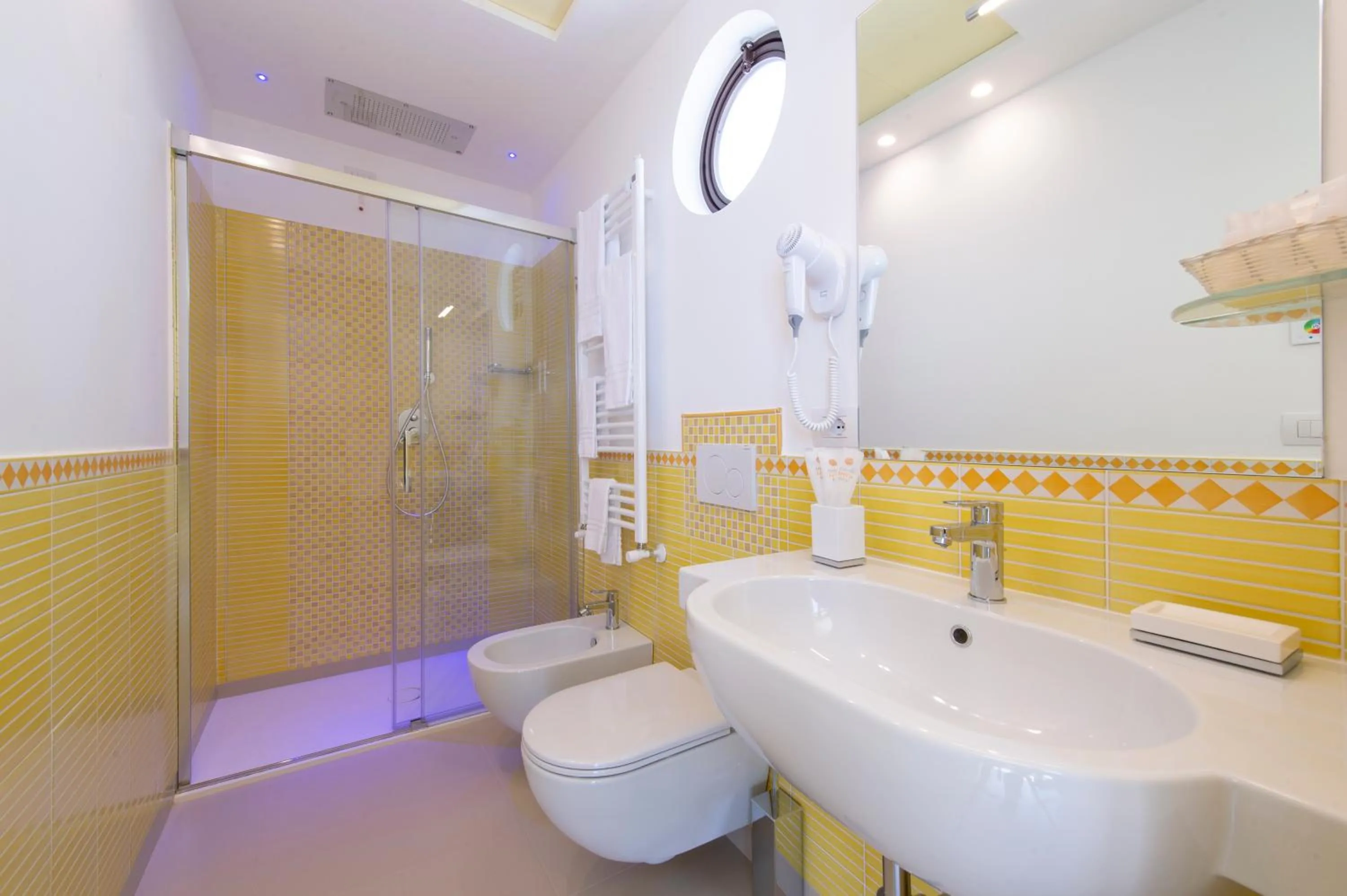 Bathroom in Villa Paradise Resort